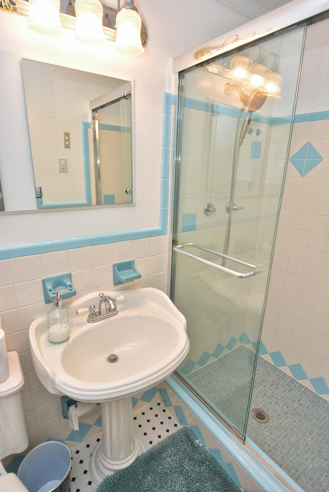 1395 Ne Flora Place Property Photo 25