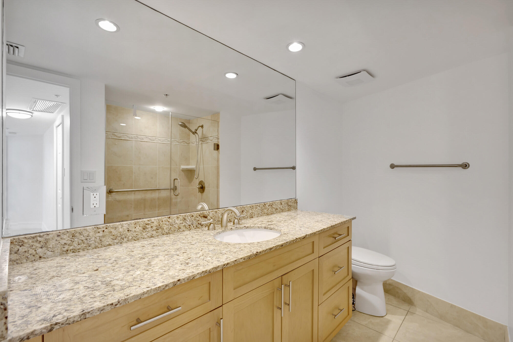 3000 N Ocean Drive 22 G Property Photo 17