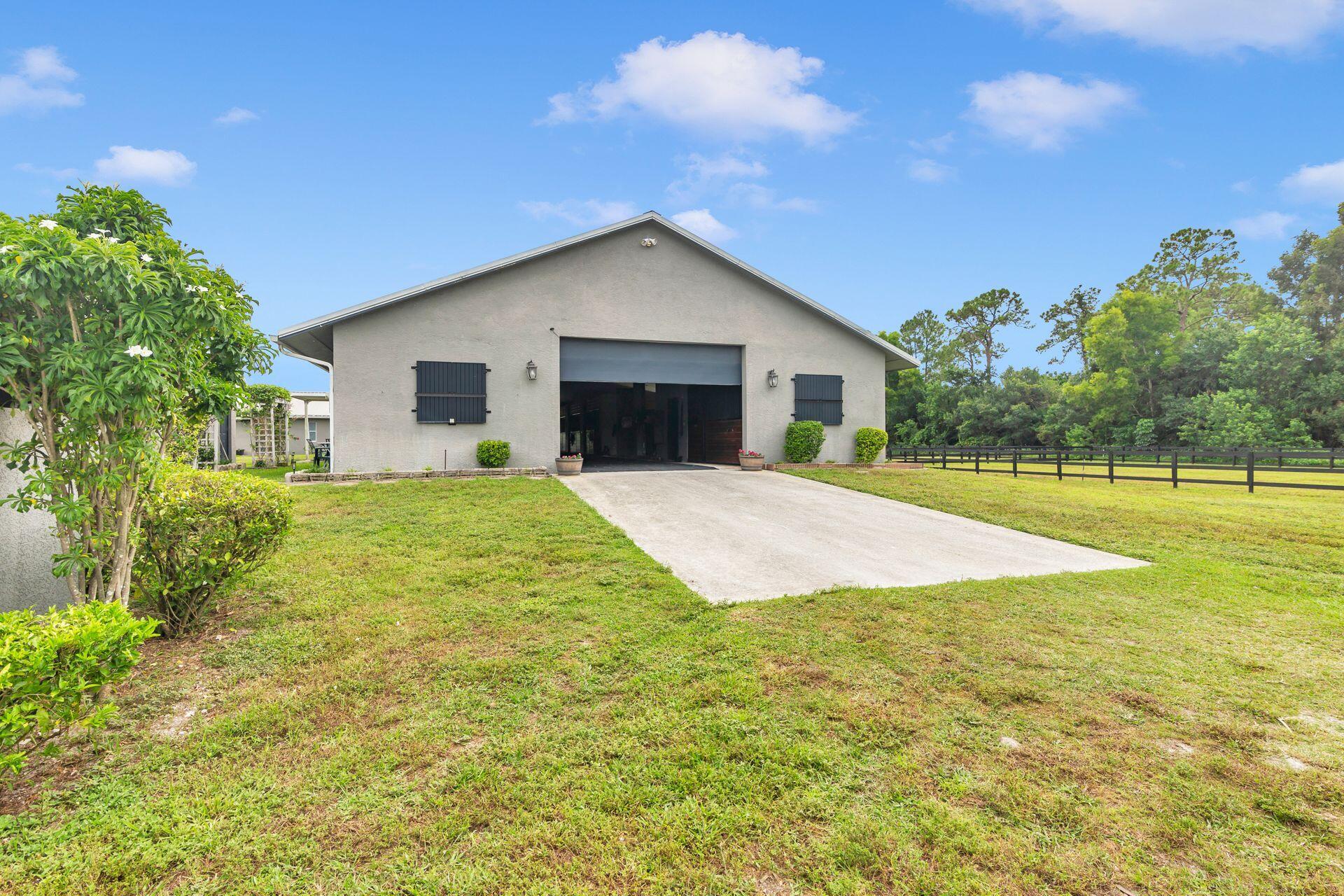 2770 E Road Property Photo 5