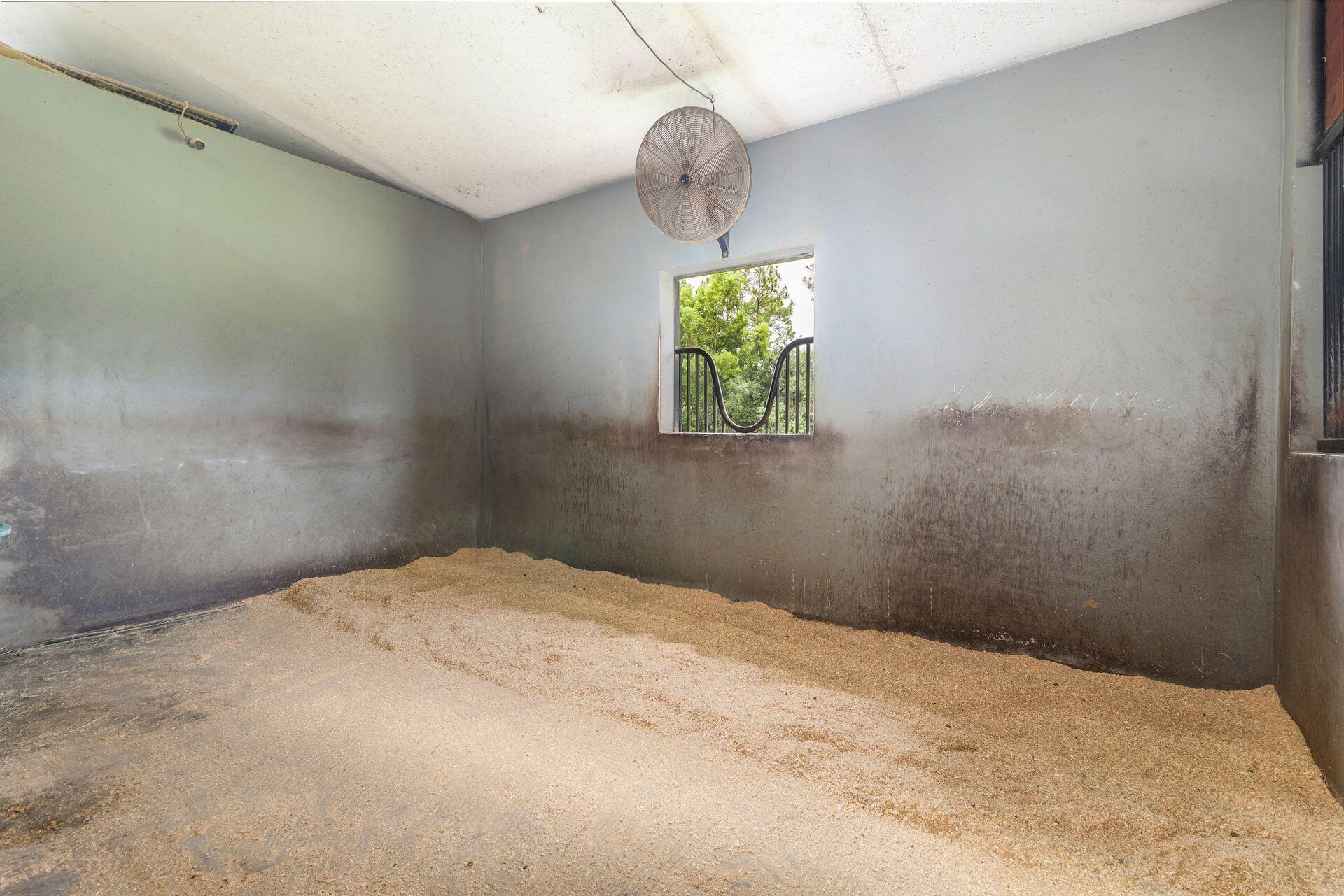2770 E Road Property Photo 12