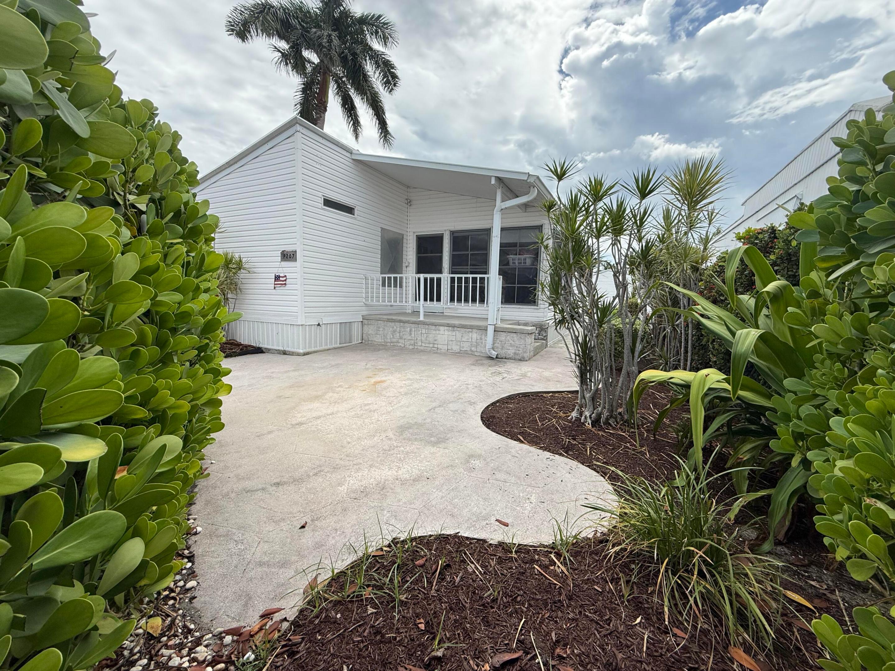 207 N Heron Drive P Property Photo 4