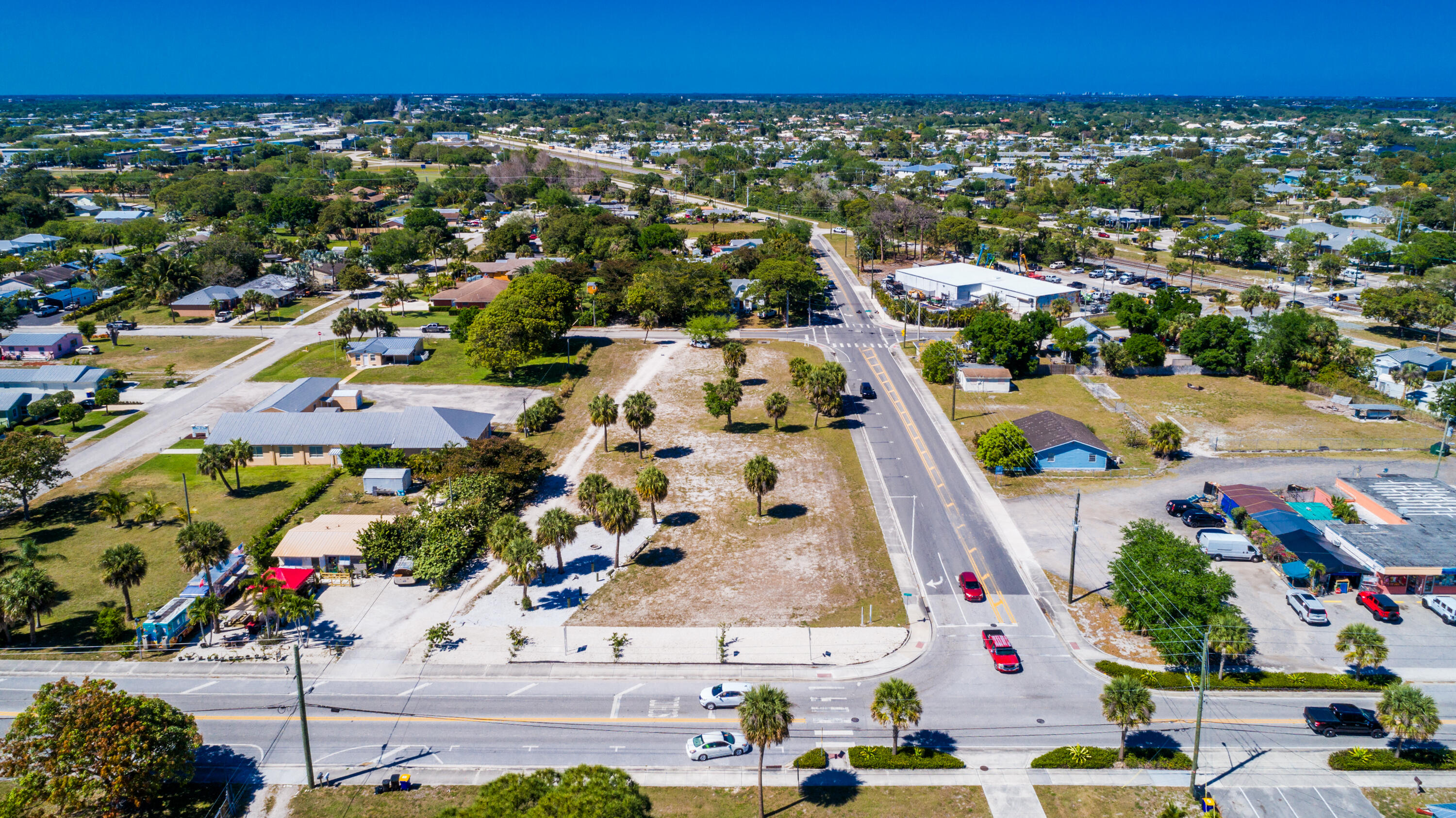4878 Se Commerce Avenue Property Photo 4