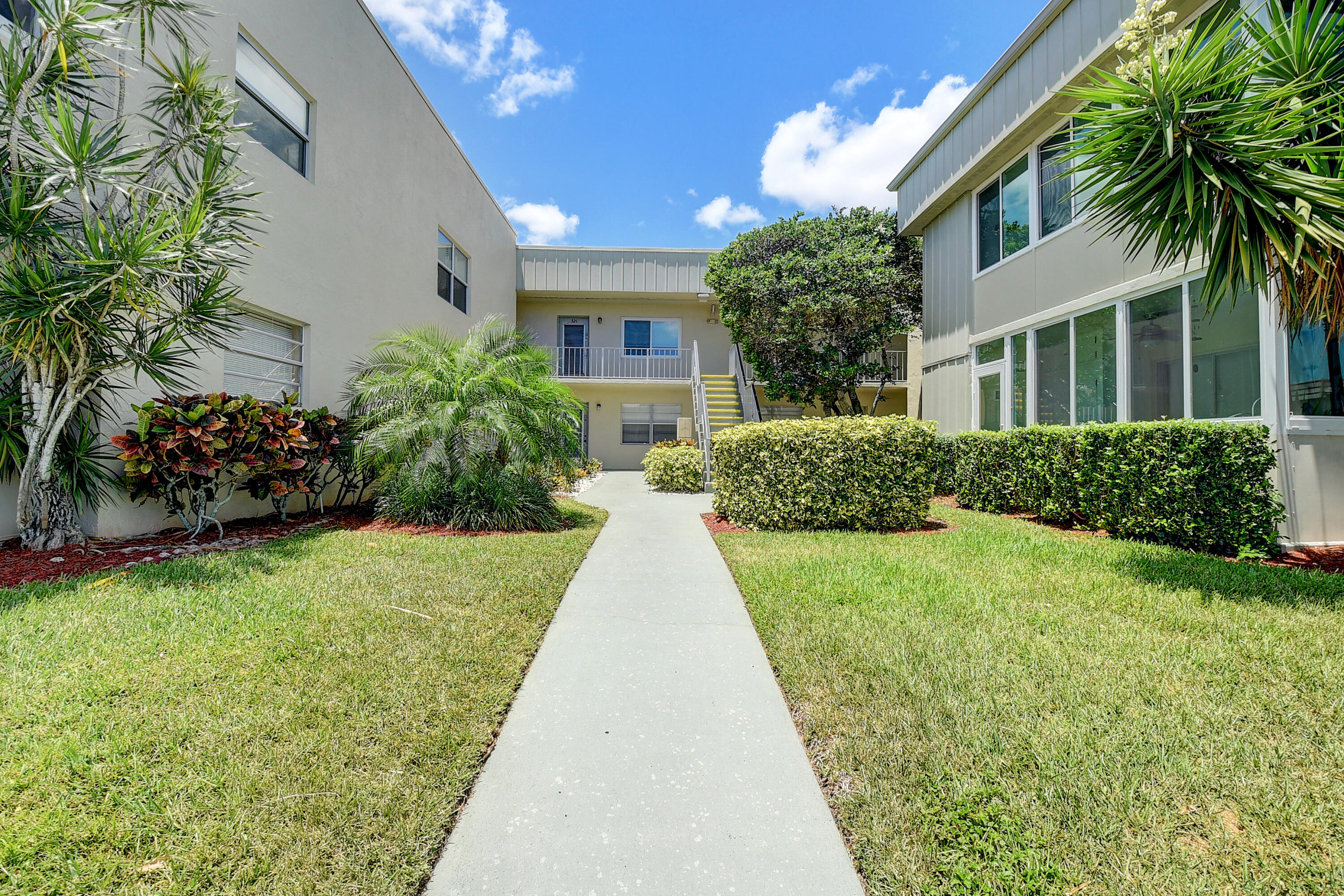 318 Monaco G G Property Photo 1