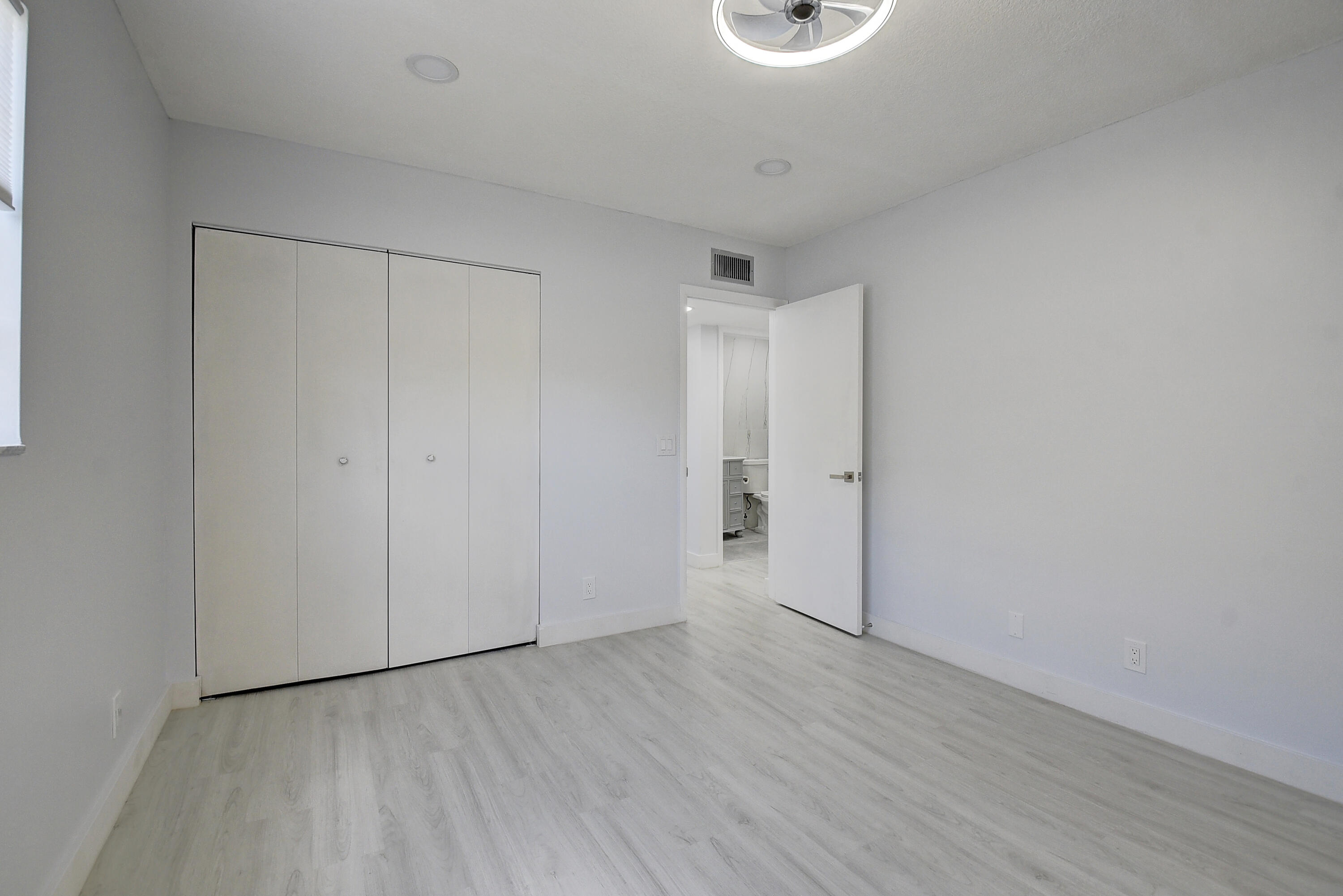 318 Monaco G G Property Photo 22