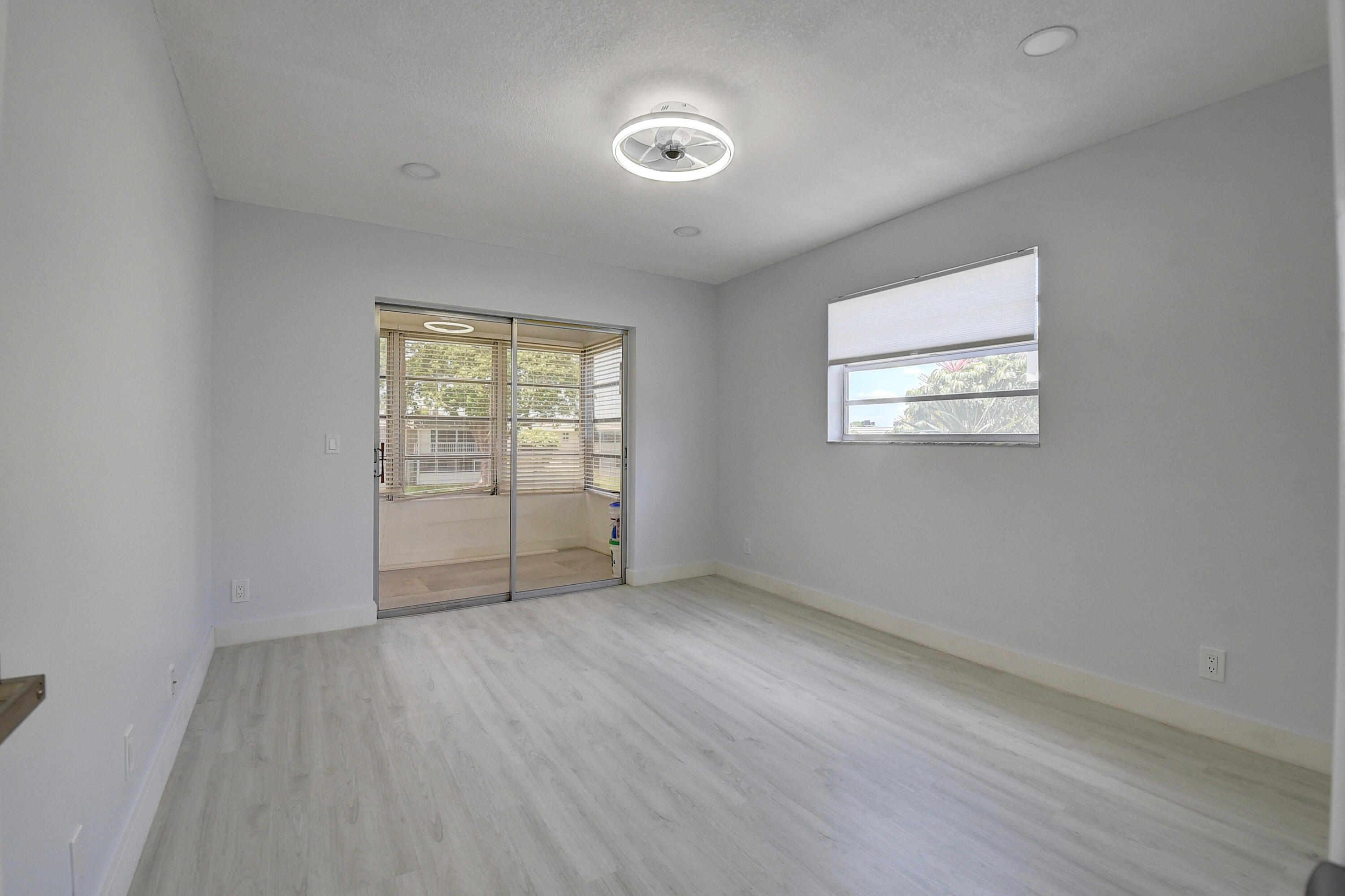 318 Monaco G G Property Photo 23