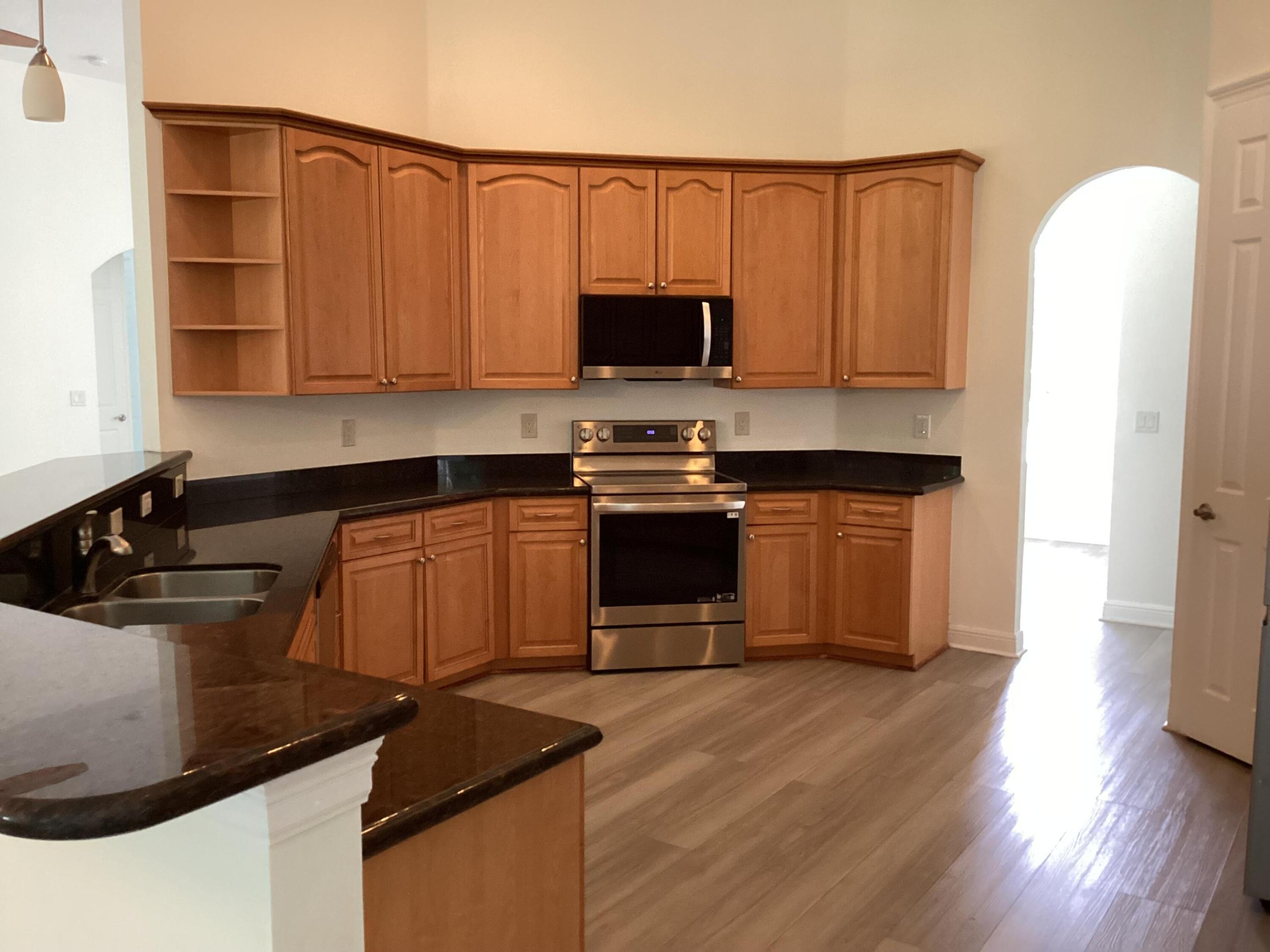 17119 Alexander Run Property Photo 4