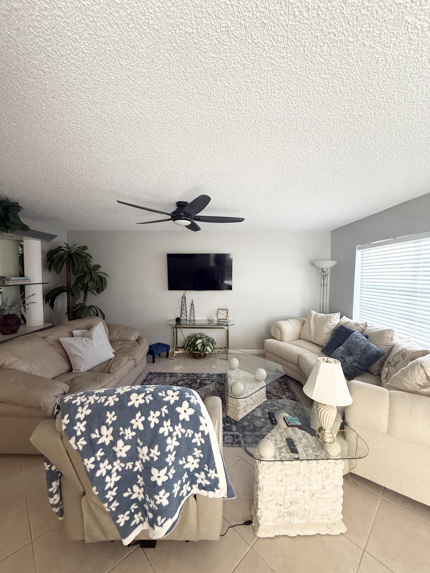 177 Burgundy D Property Photo 3