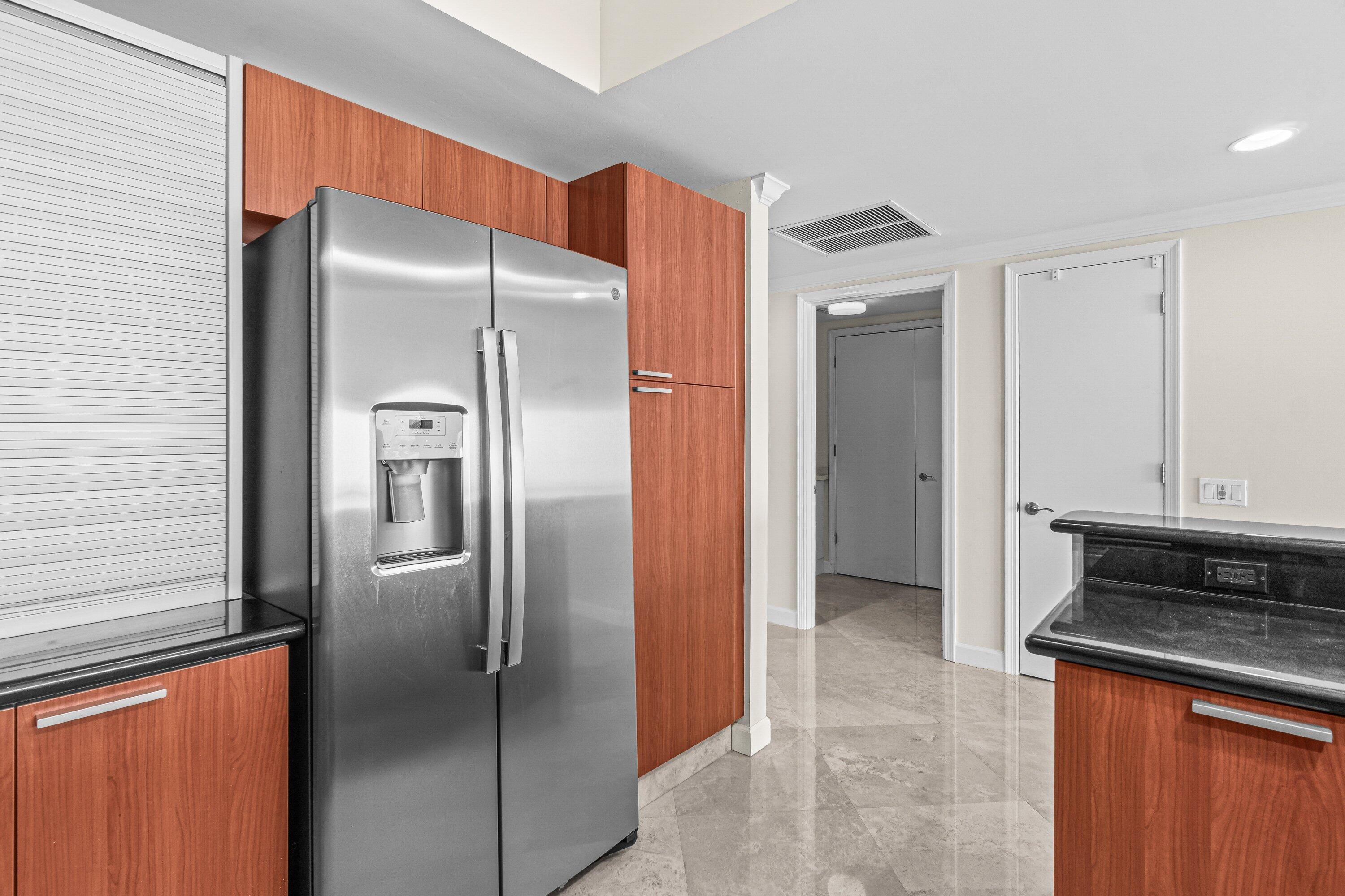 2650 Lake Shore Drive 703 Property Photo 8