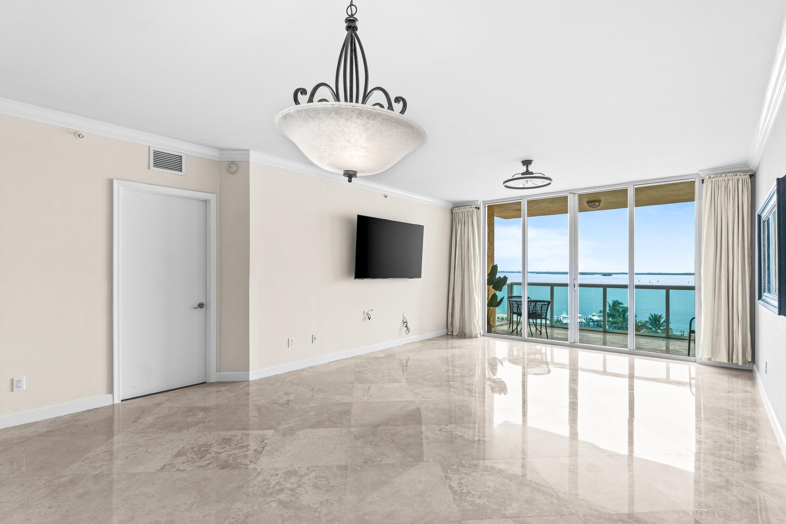 2650 Lake Shore Drive 703 Property Photo 9