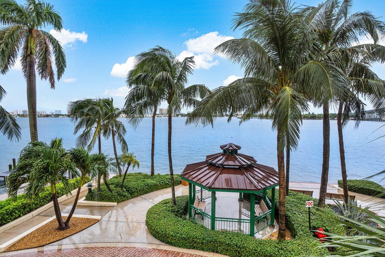 2650 Lake Shore Drive 703 Property Photo 34