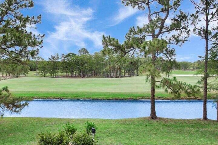 1328 Se Colony Way Property Photo 3