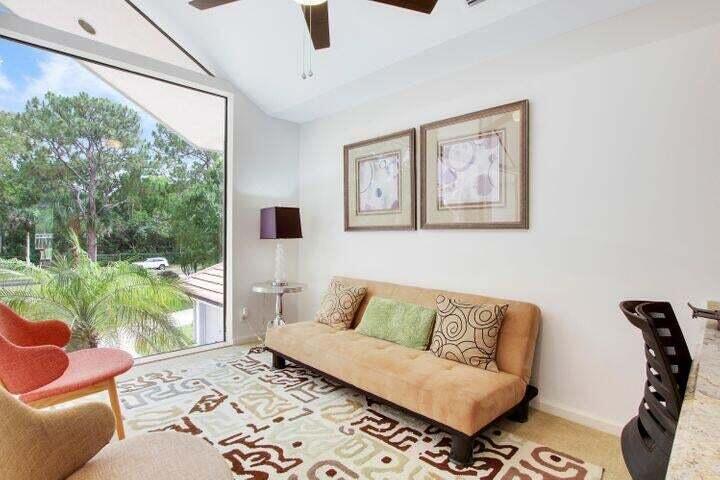 1328 Se Colony Way Property Photo 17