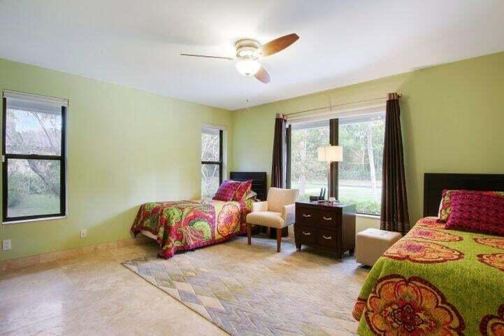 1328 Se Colony Way Property Photo 27