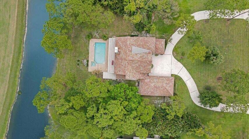 1328 Se Colony Way Property Photo 35