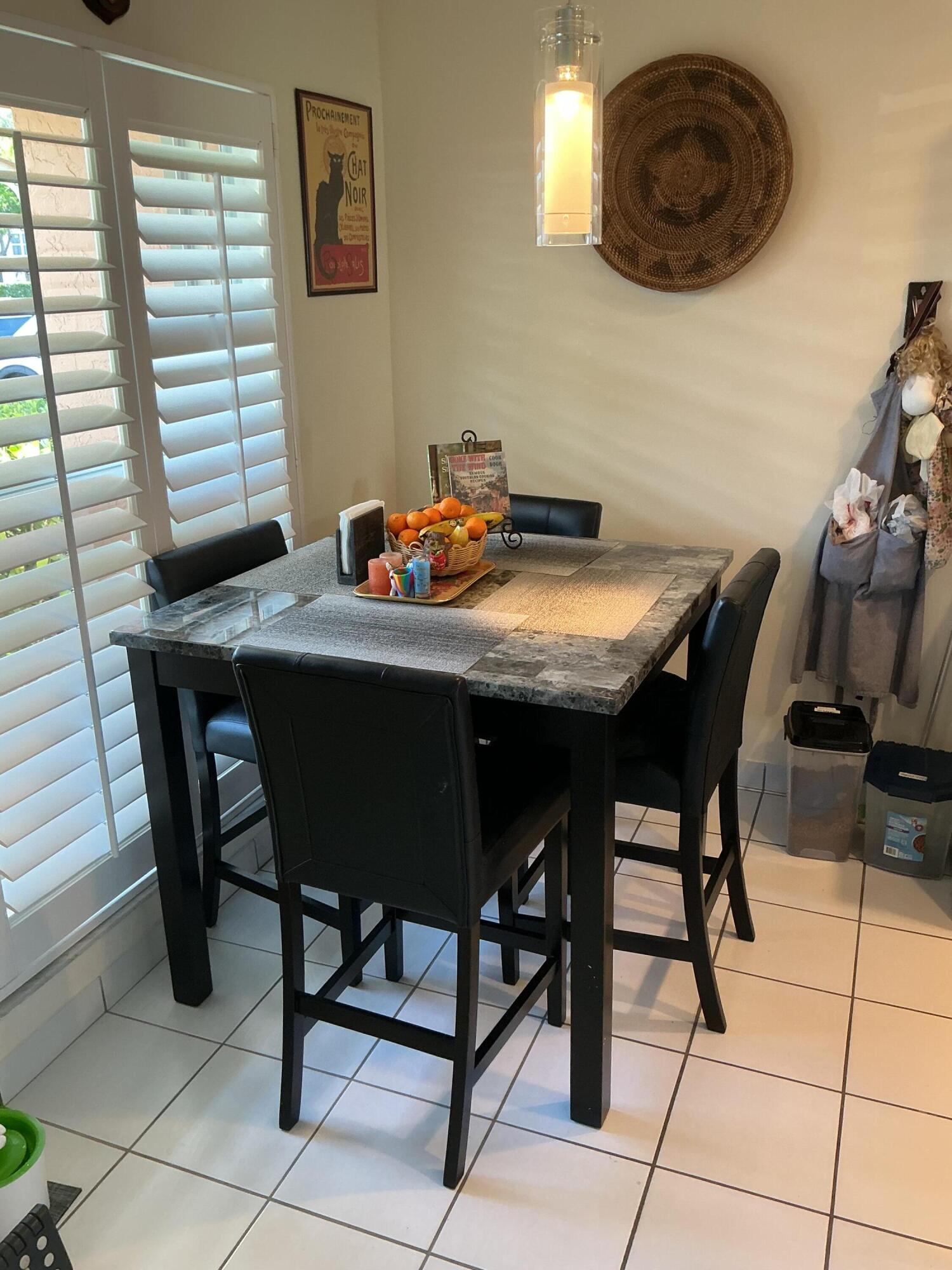 1580 Nw 18th Avenue 98-b Property Photo 2