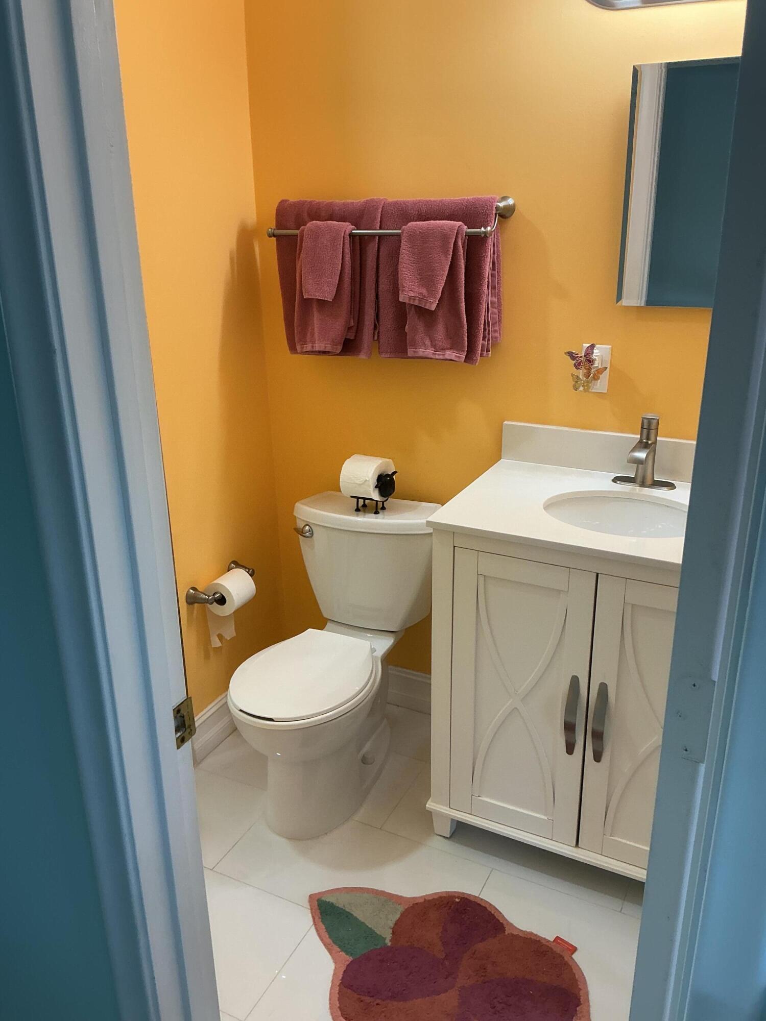 1580 Nw 18th Avenue 98-b Property Photo 5