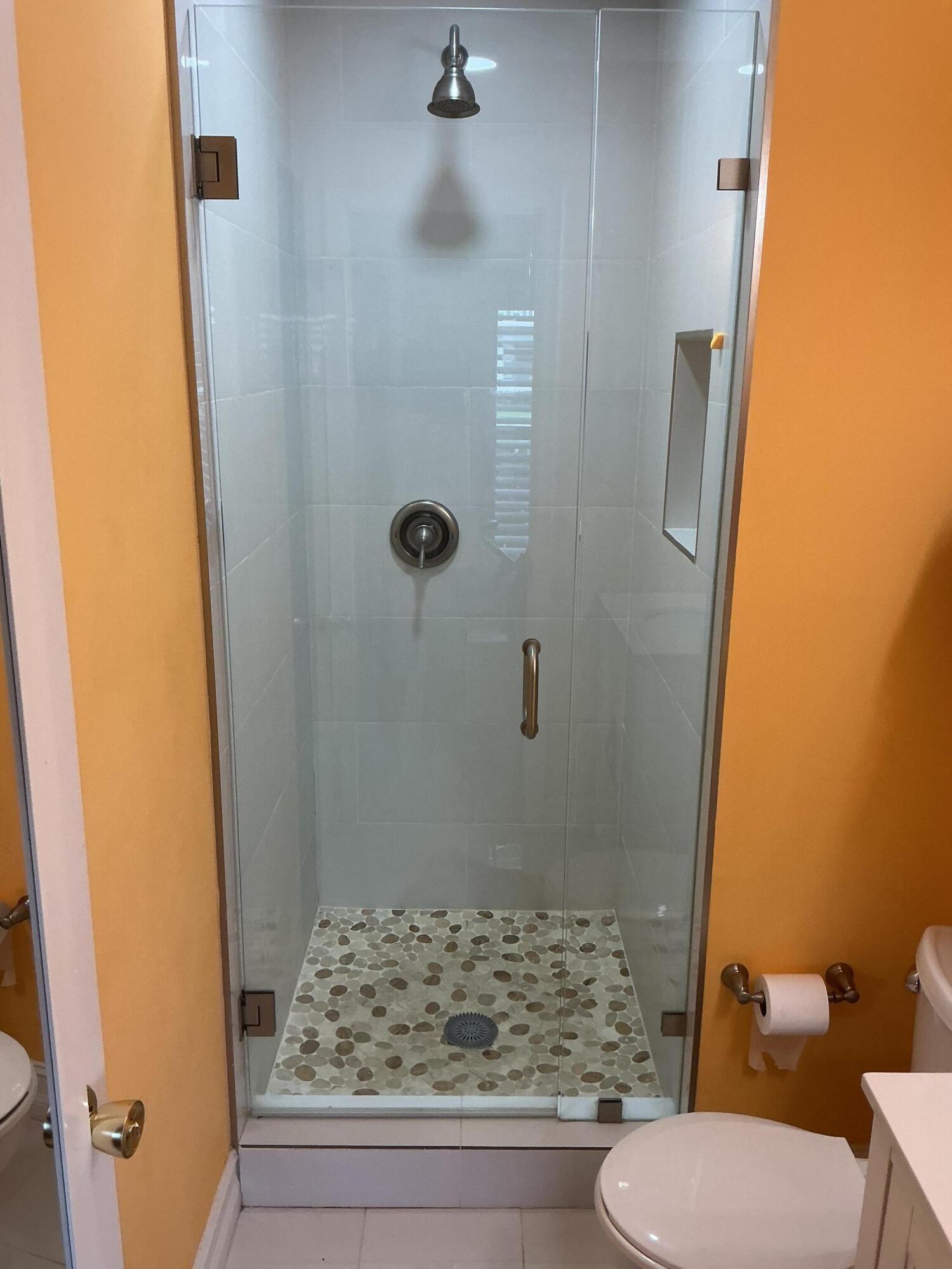 1580 Nw 18th Avenue 98-b Property Photo 6