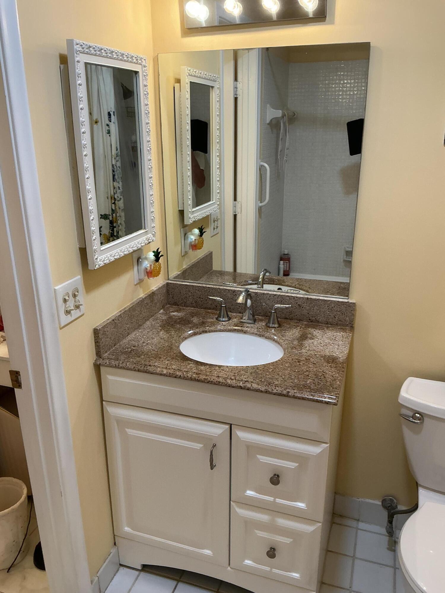 1580 Nw 18th Avenue 98-b Property Photo 10