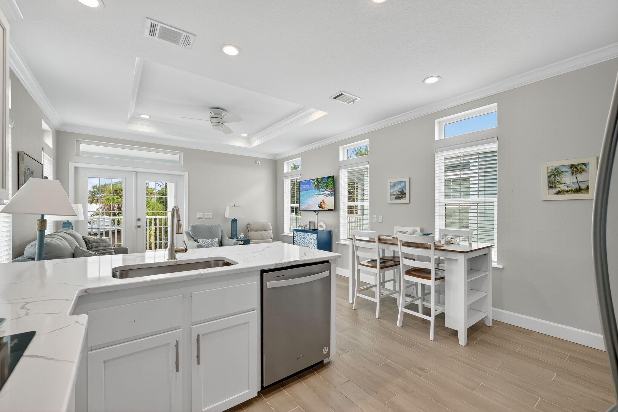 300 Ne Coastal Drive Property Photo 9