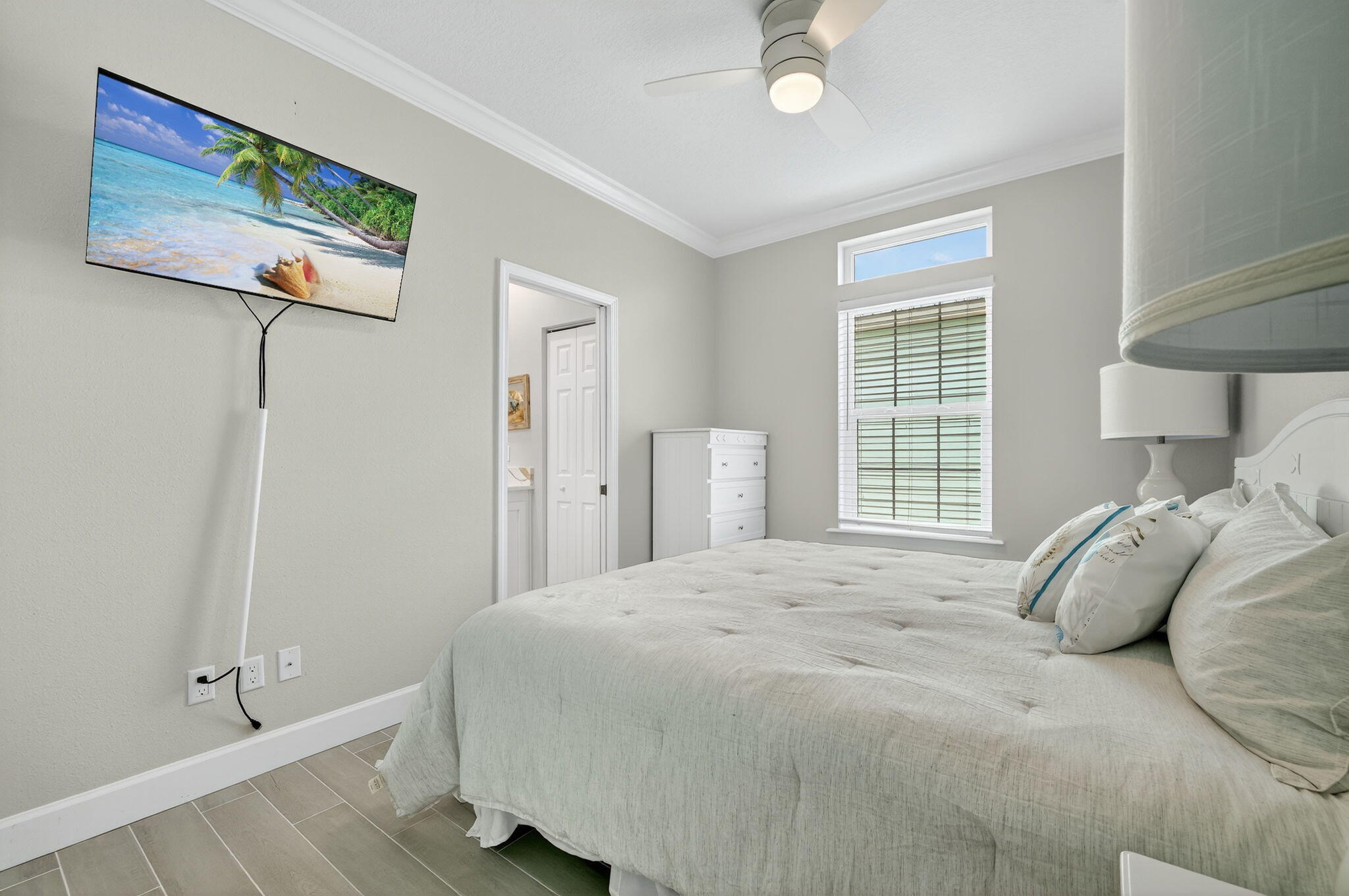 300 Ne Coastal Drive Property Photo 15