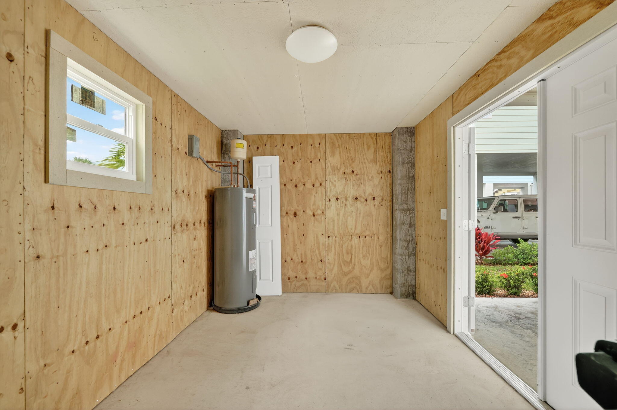 300 Ne Coastal Drive Property Photo 24