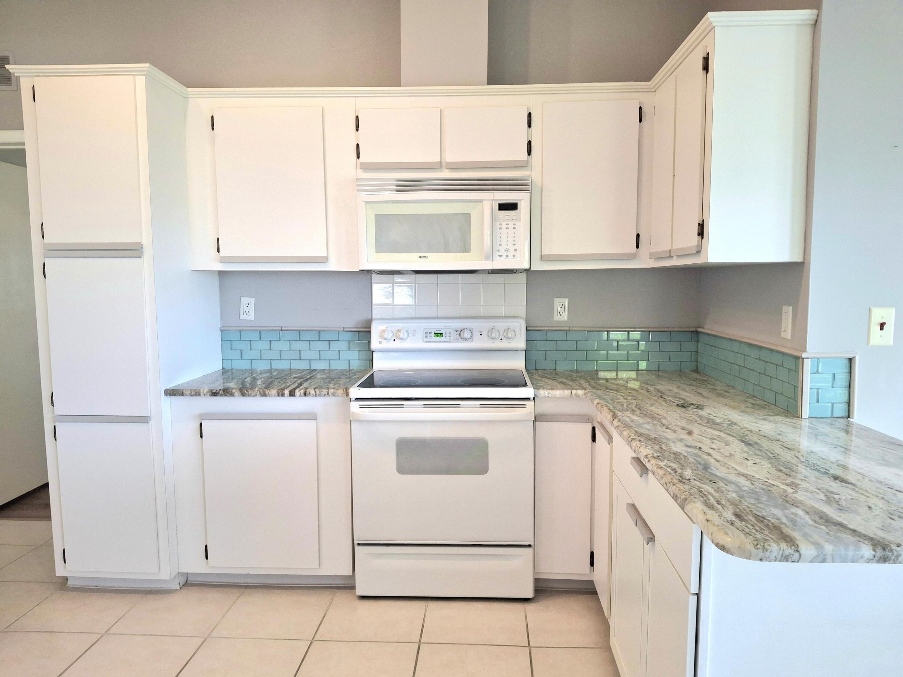 8483 Schefflera Court Property Photo 6