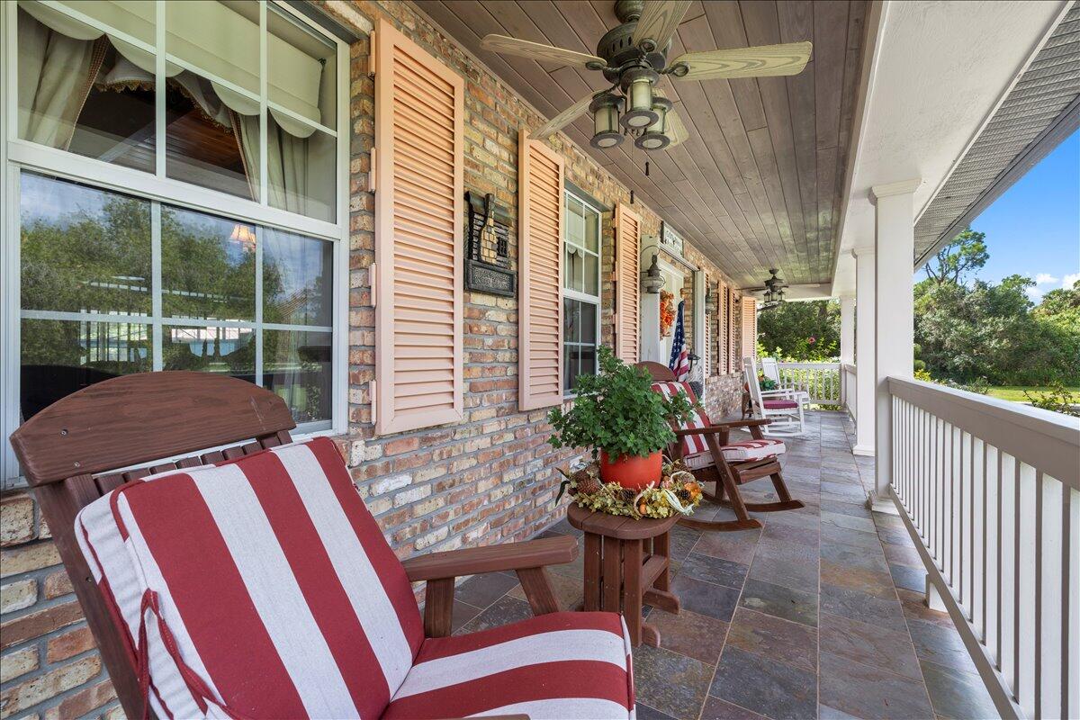 930 90th Avenue Property Photo 5