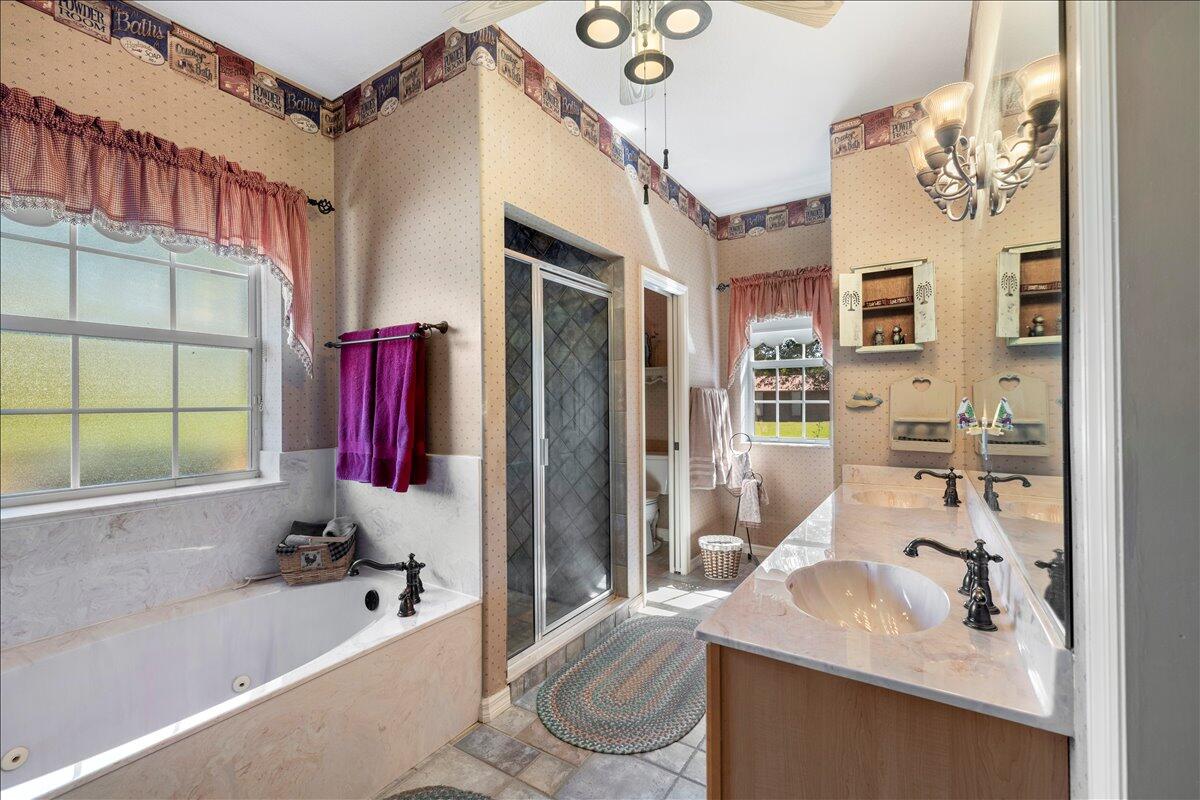 930 90th Avenue Property Photo 25