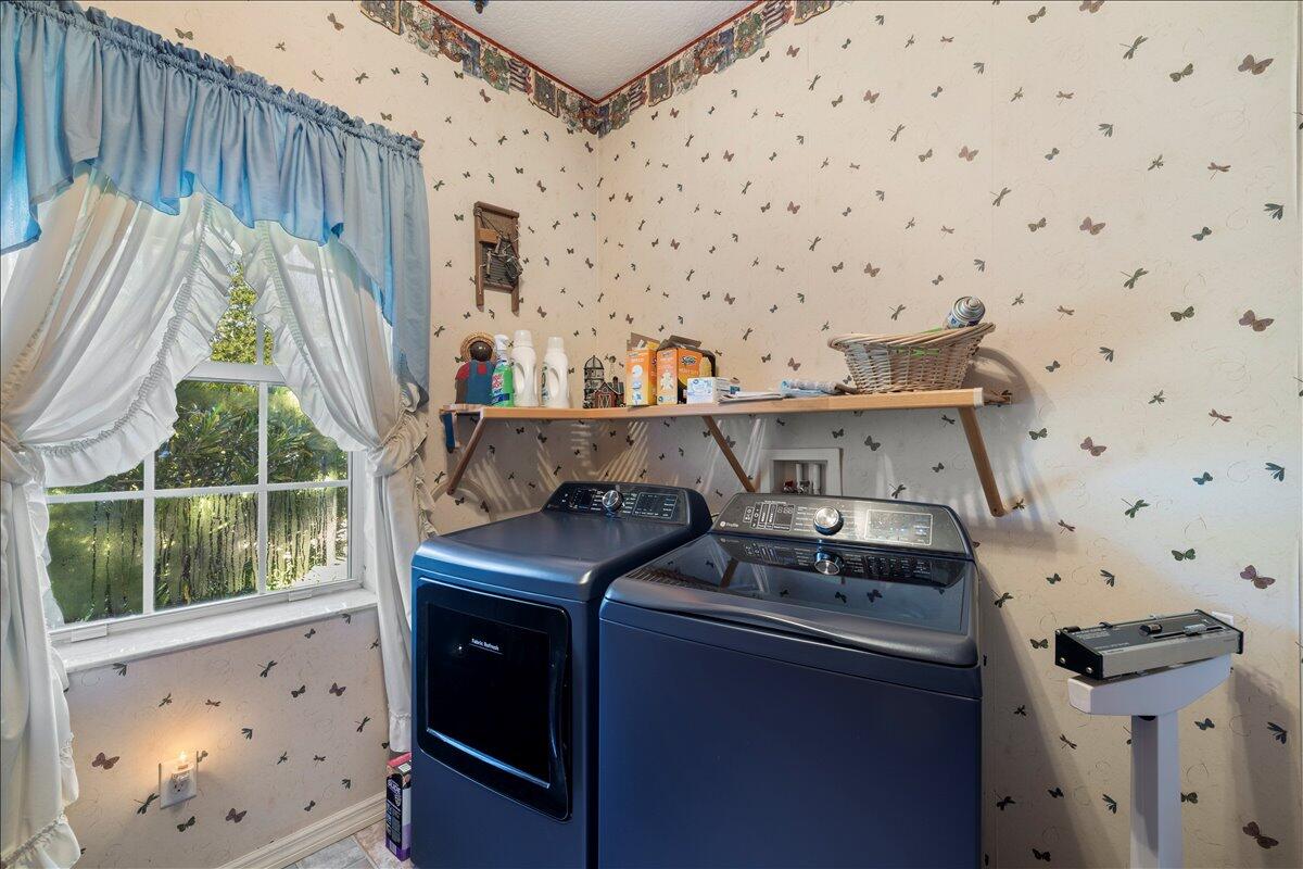 930 90th Avenue Property Photo 27