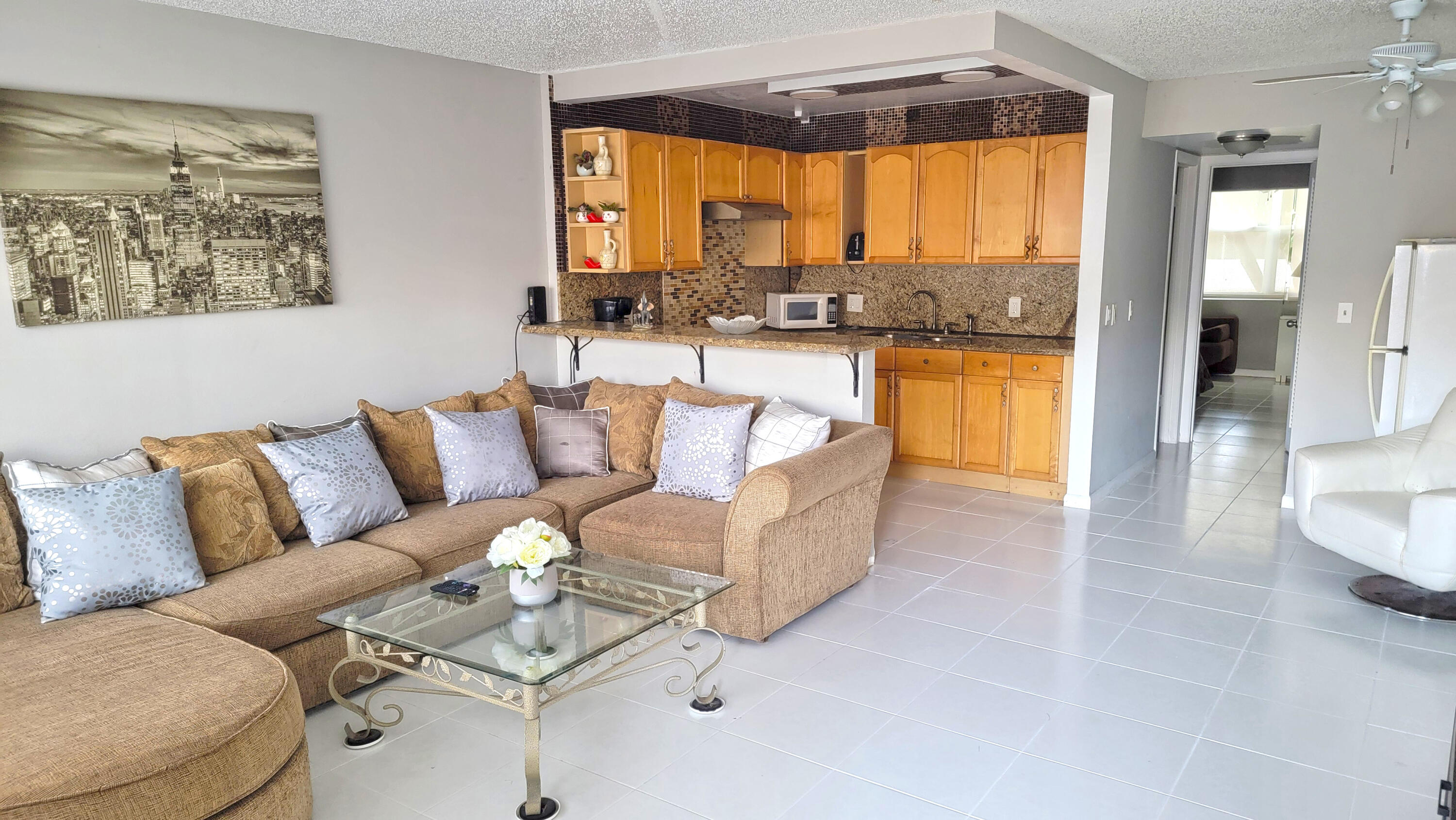 5 Newport A Property Photo 1