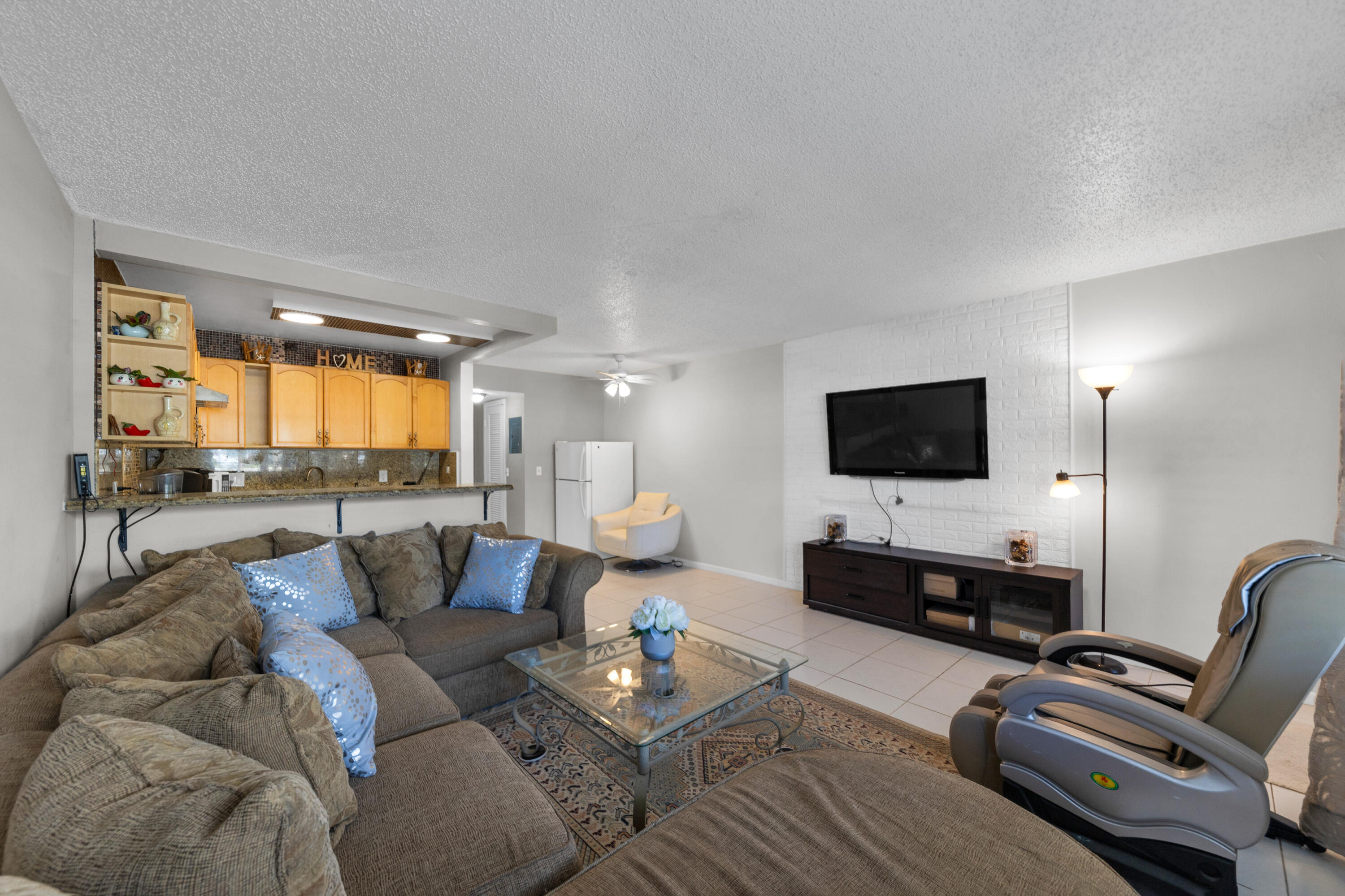 5 Newport A Property Photo 6