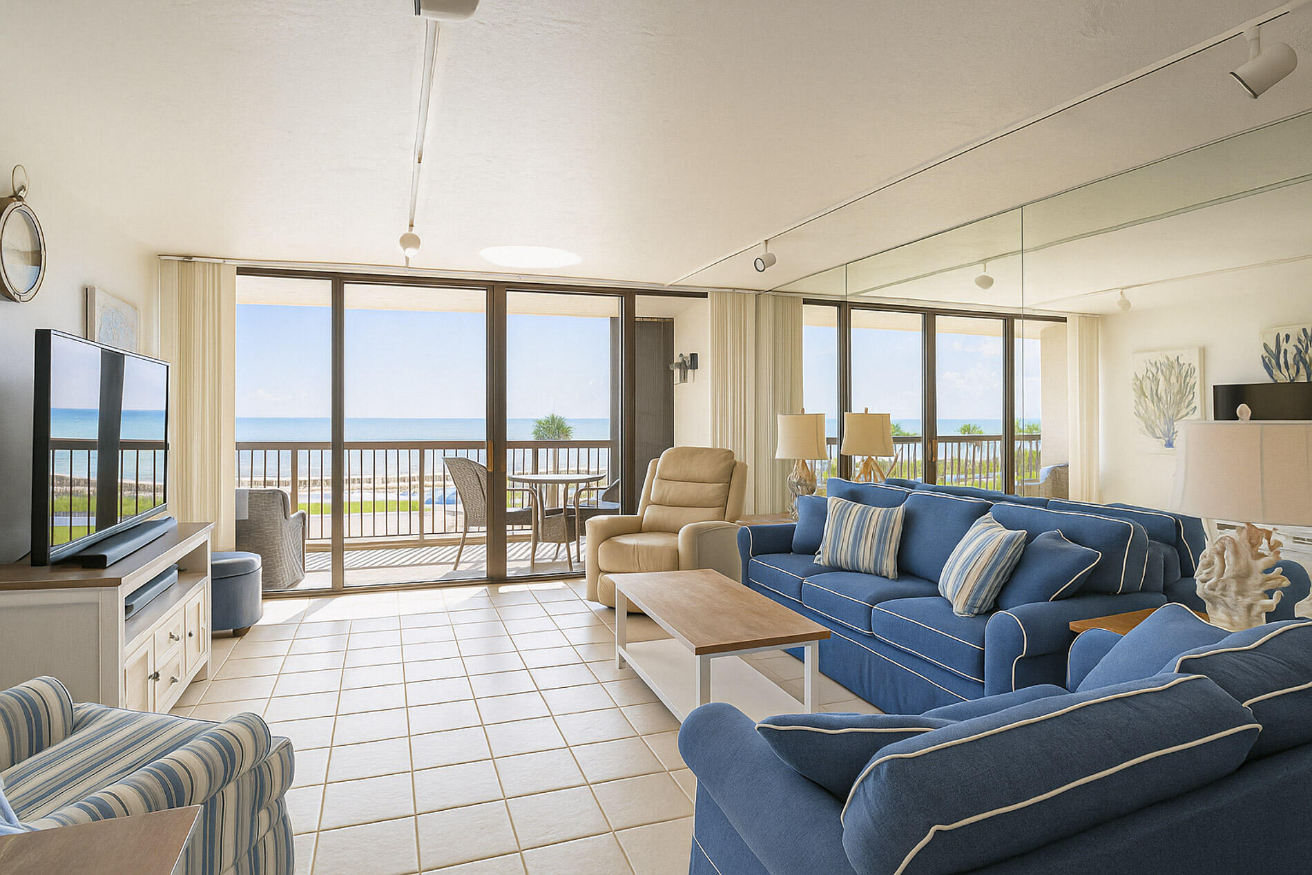 4141 Ocean Drive 403 Property Photo 4