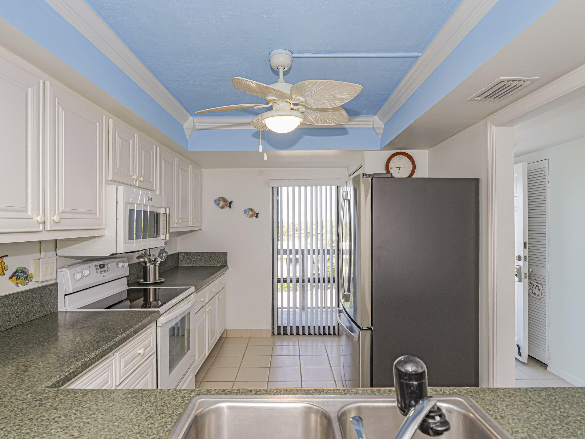 4141 Ocean Drive 403 Property Photo 7
