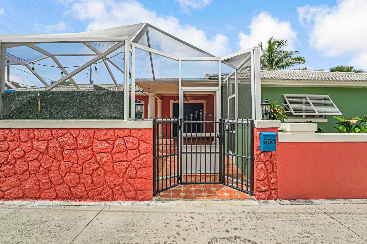 532 N Palmway Property Photo 4