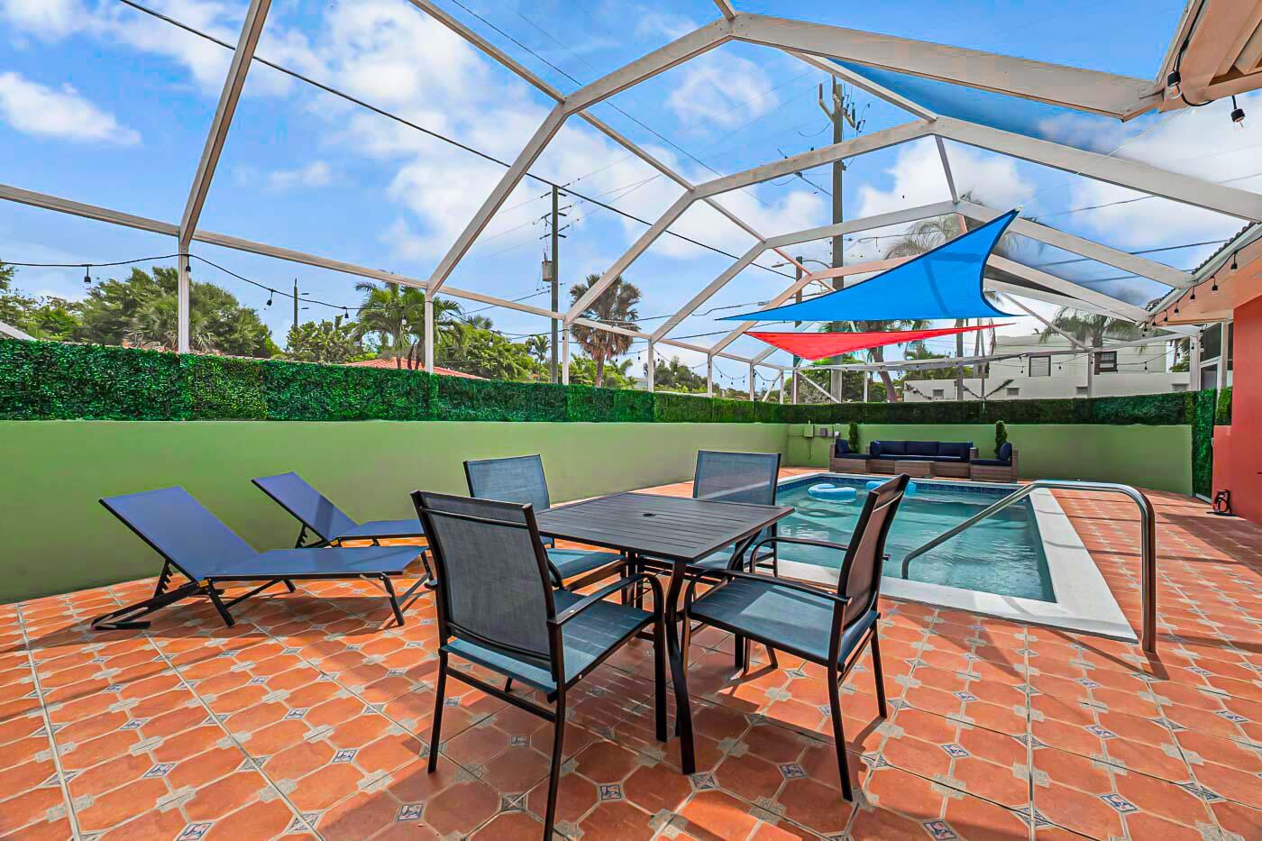 532 N Palmway Property Photo 5