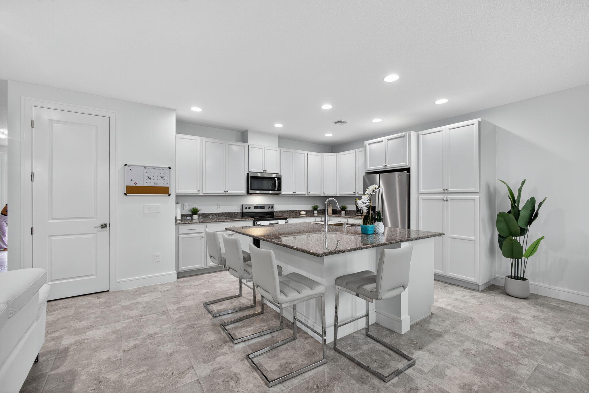 16131 Oakview Drive Property Photo 1