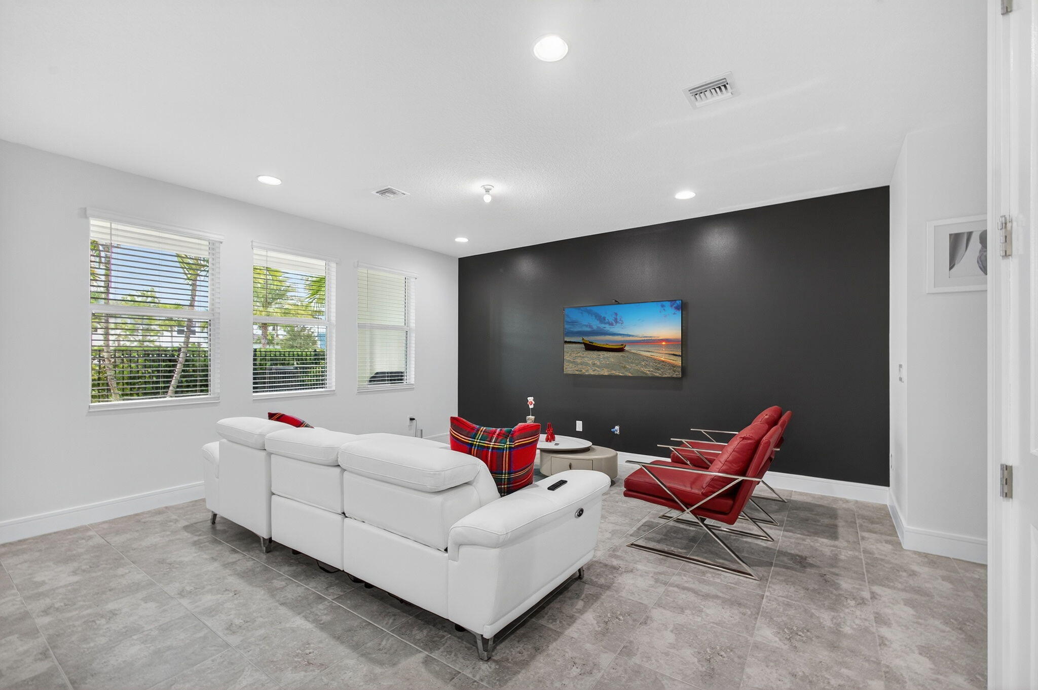 16131 Oakview Drive Property Photo 6