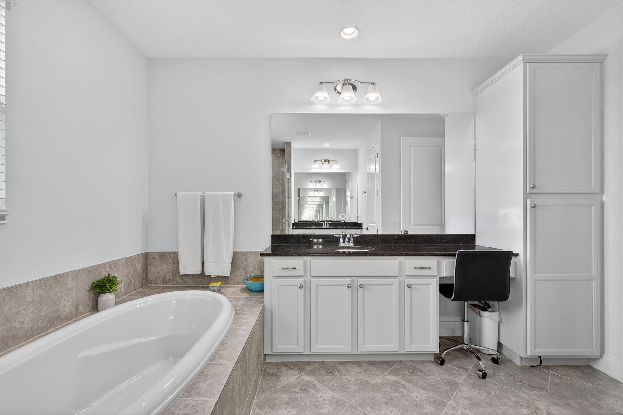 16131 Oakview Drive Property Photo 19