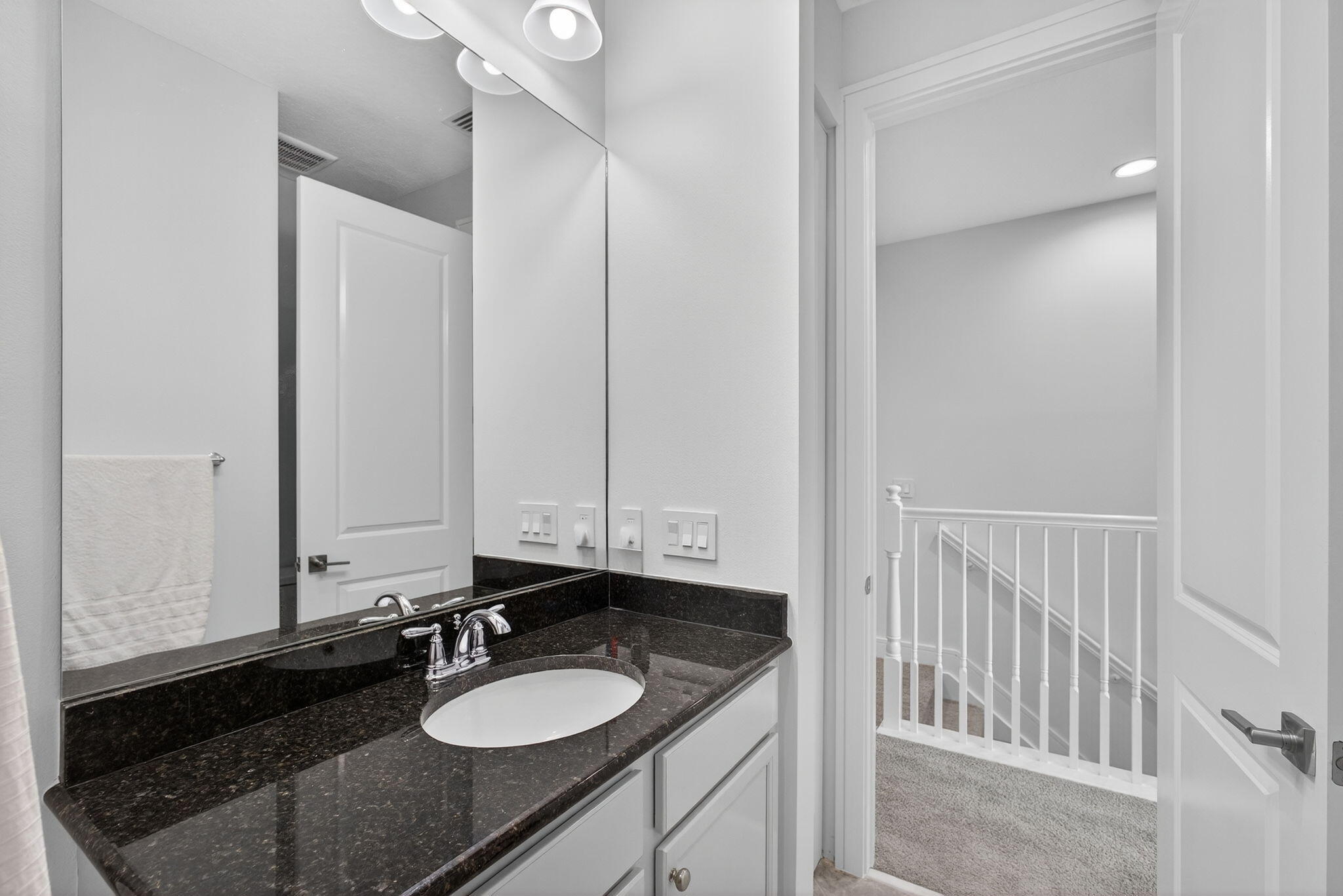 16131 Oakview Drive Property Photo 24