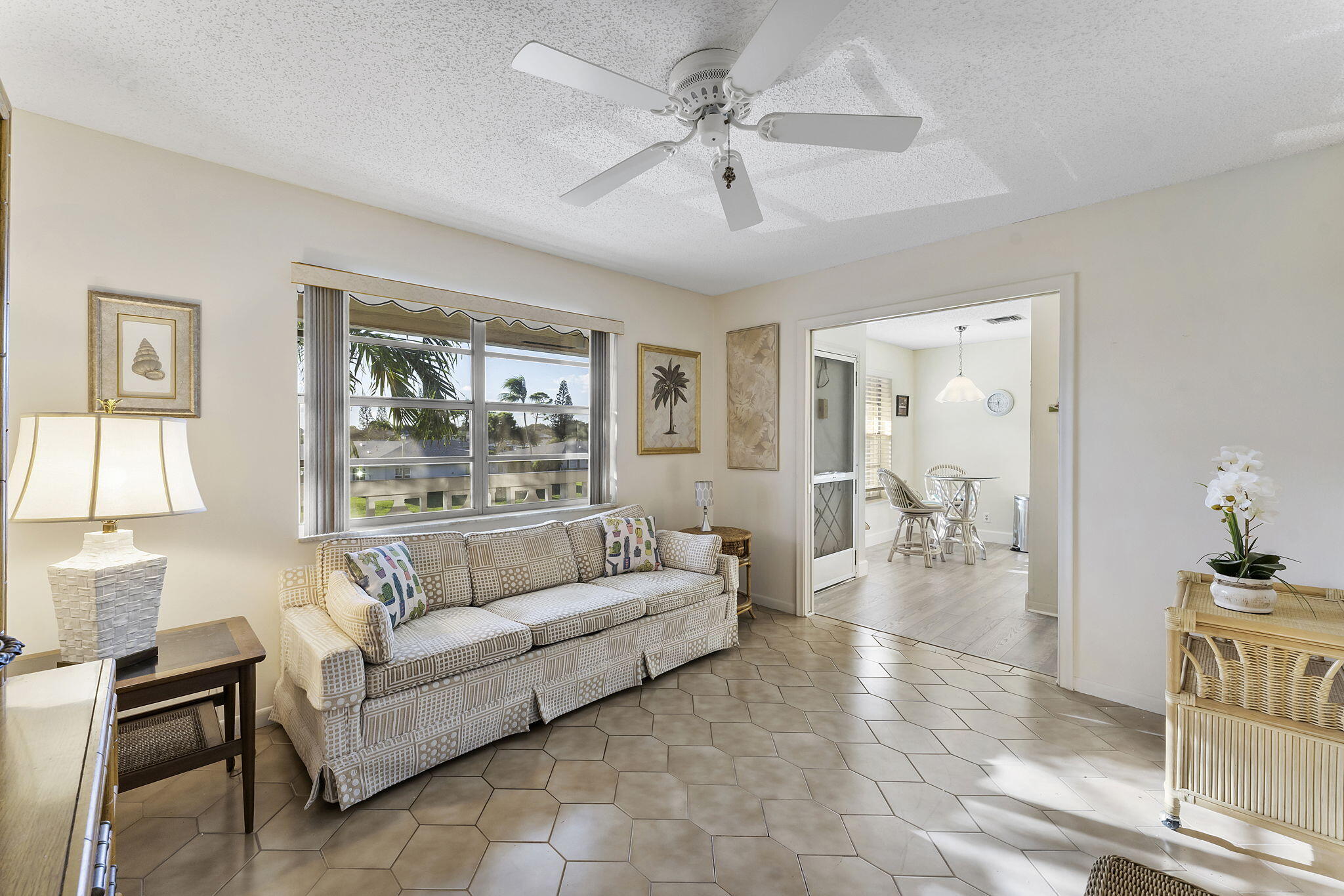 1050 Citrus 202 Property Photo 5