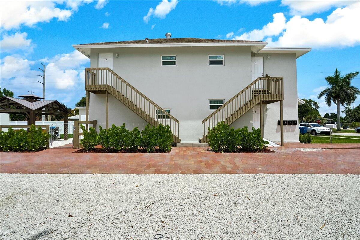 305 Cypress Drive E 1,2,3,4,5 Property Photo 8