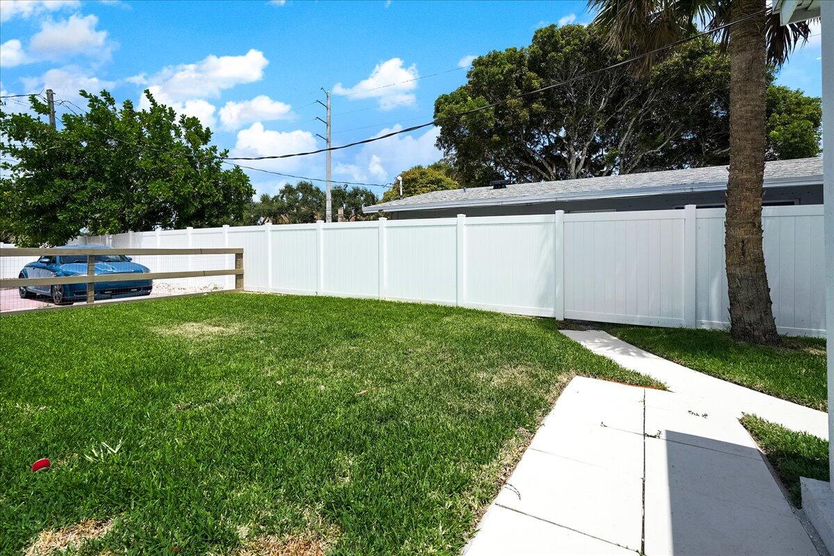 305 Cypress Drive E 1,2,3,4,5 Property Photo 25