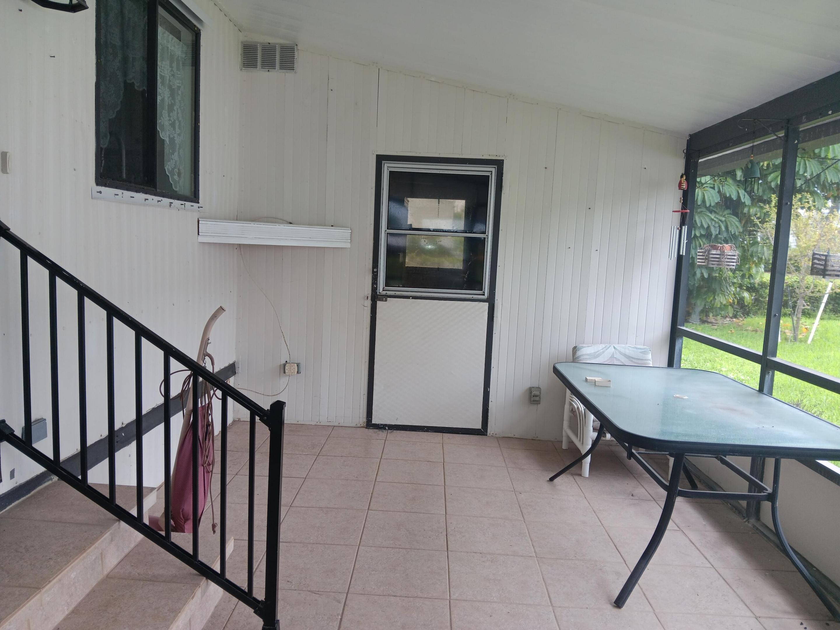 7781 Se Shenandoah Drive Property Photo 4