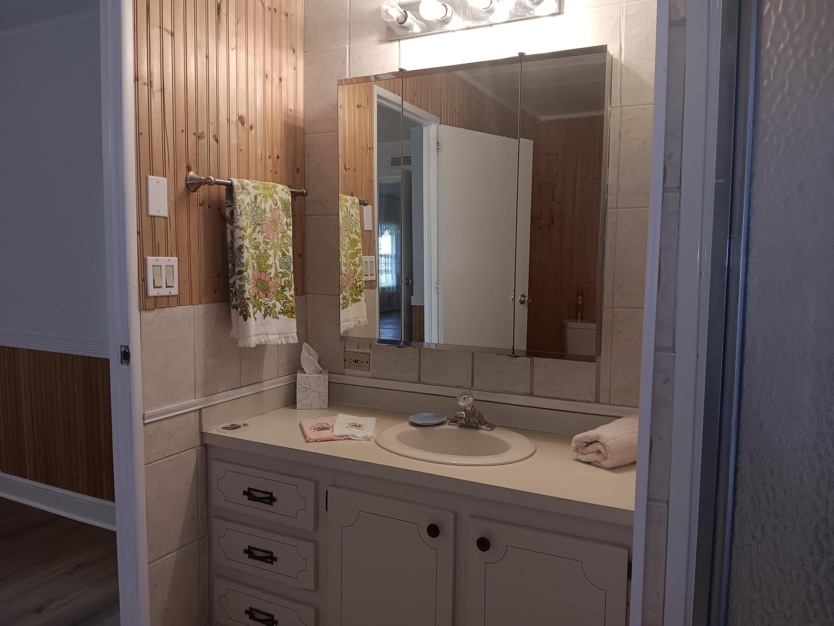 7781 Se Shenandoah Drive Property Photo 7