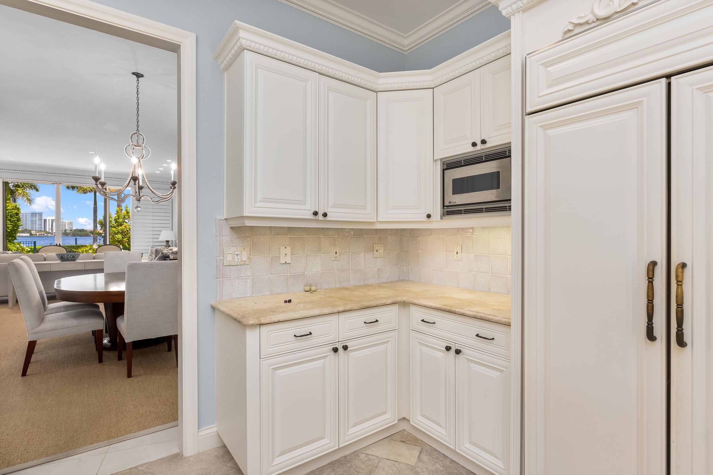 307 Everglade Avenue Property Photo 14