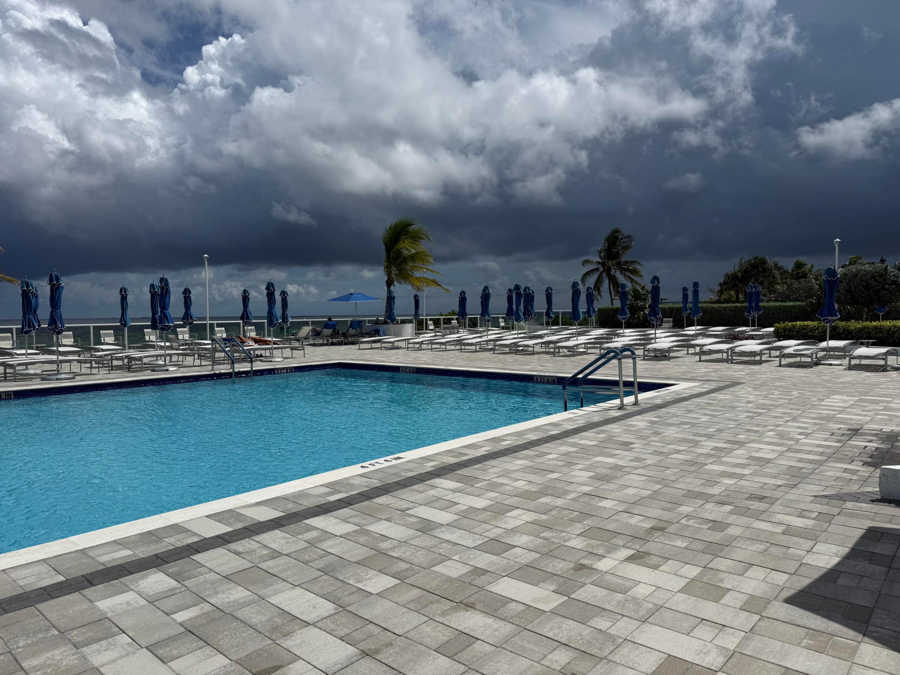 1890 S Ocean Drive 703 Property Photo 25