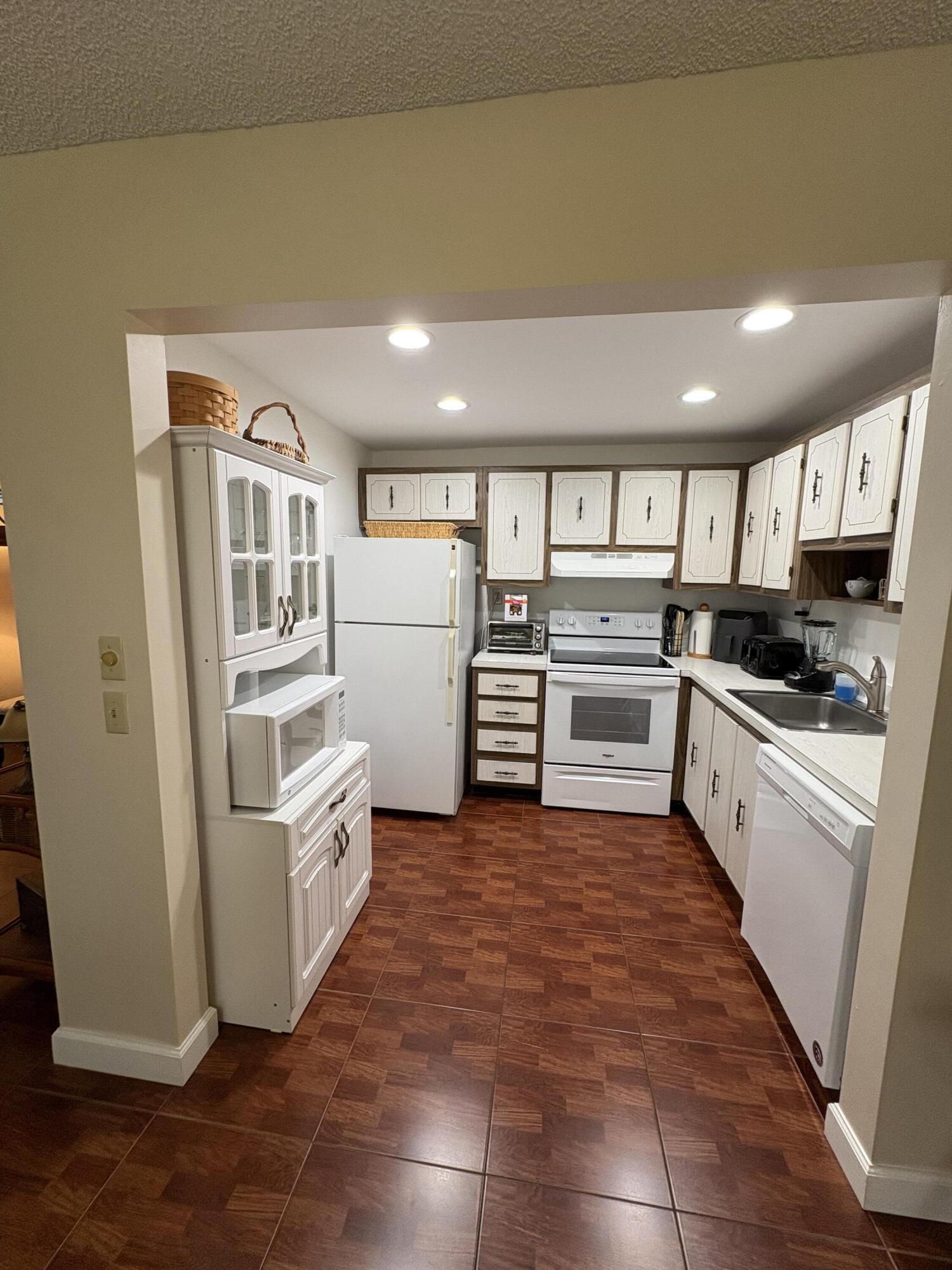23 Flanders A Property Photo 8