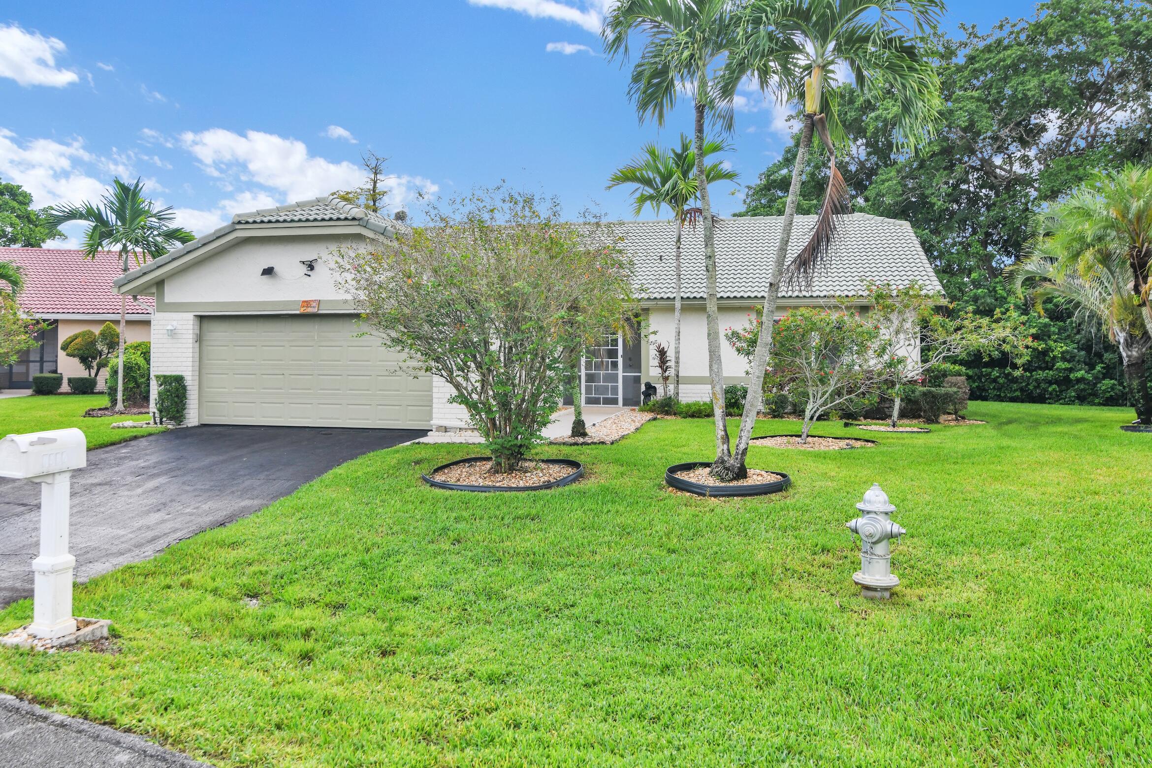 7962 Cloverfield Circle Property Photo 1