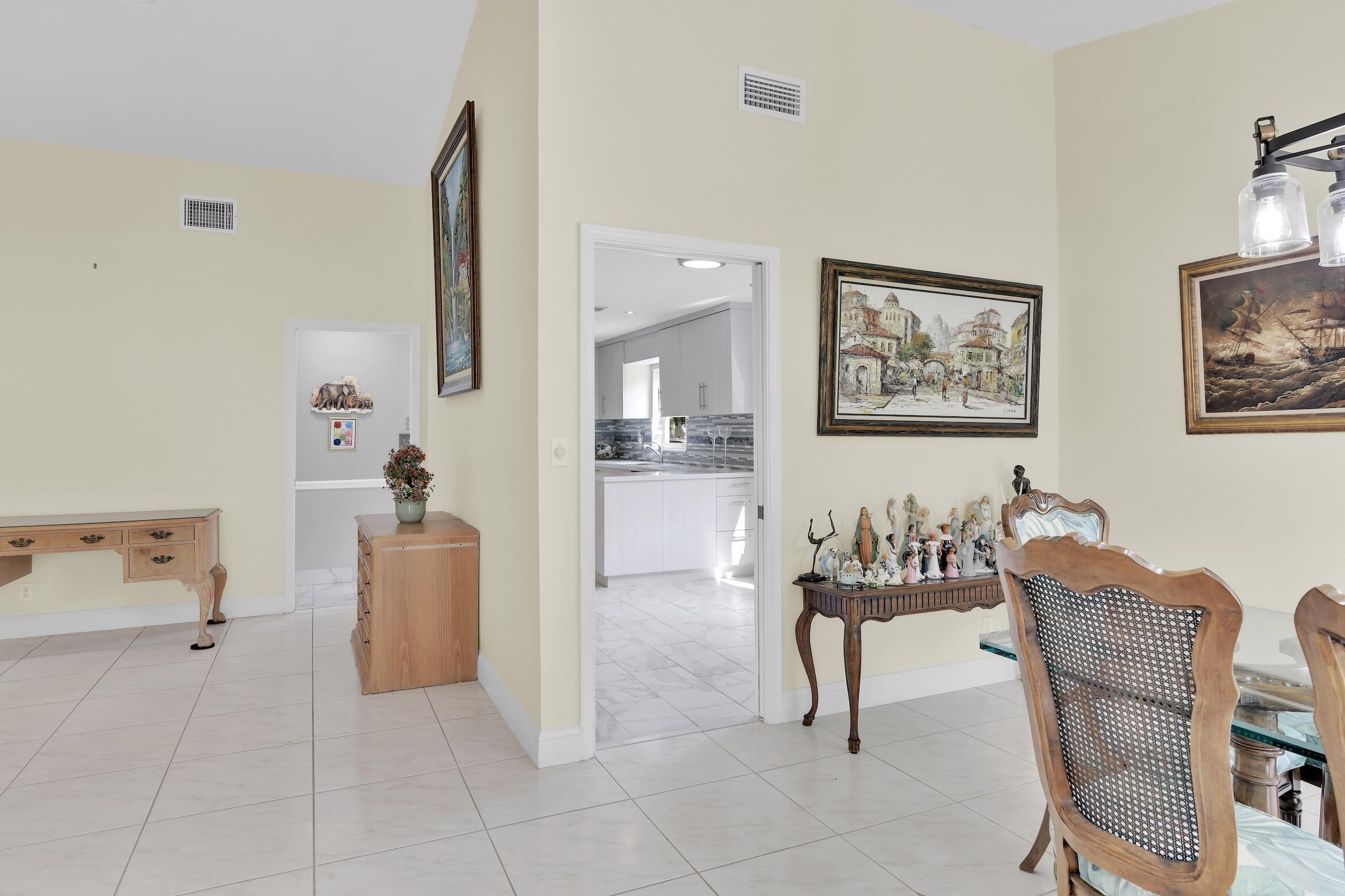 7962 Cloverfield Circle Property Photo 17