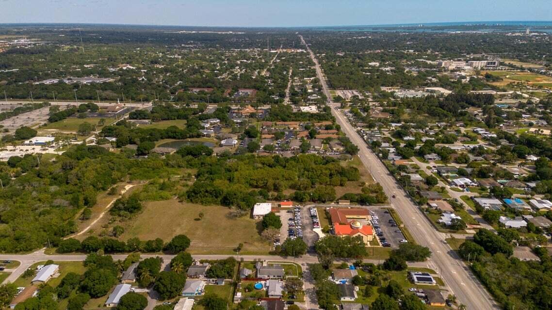 2205 S Stanton Avenue Property Photo 9